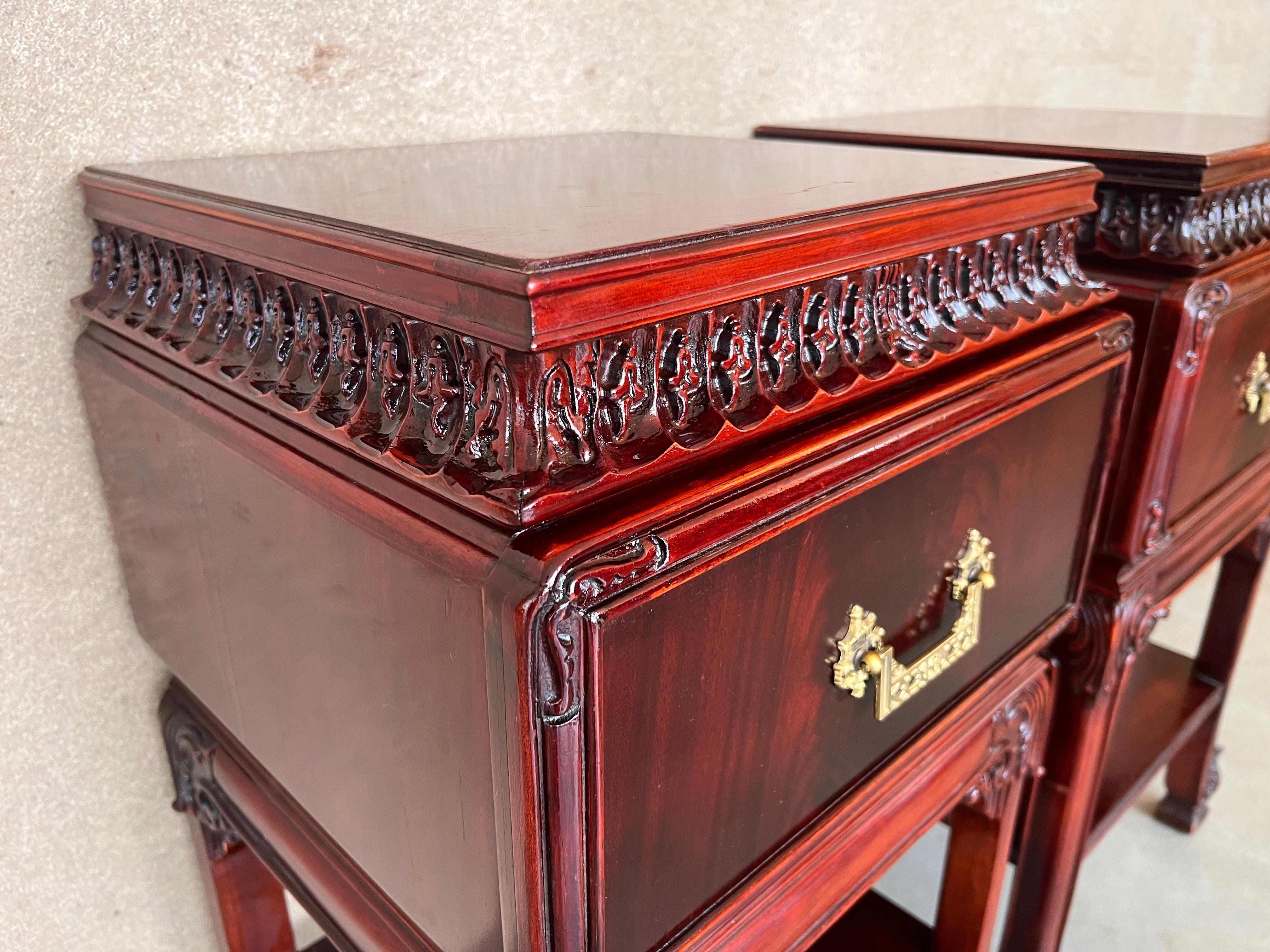 Henredon Style Chinese Chippendale Carved Mahogany Box Side Tables, a Pair For Sale 3