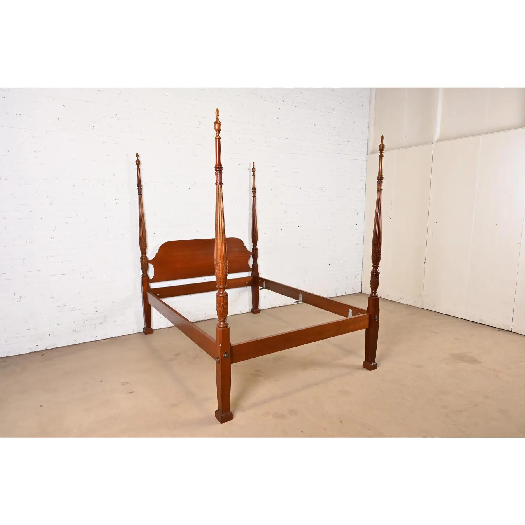 Henredon Style Georgian Carved Mahogany Queen Size Poster Bed In Good Condition For Sale In South Bend, IN