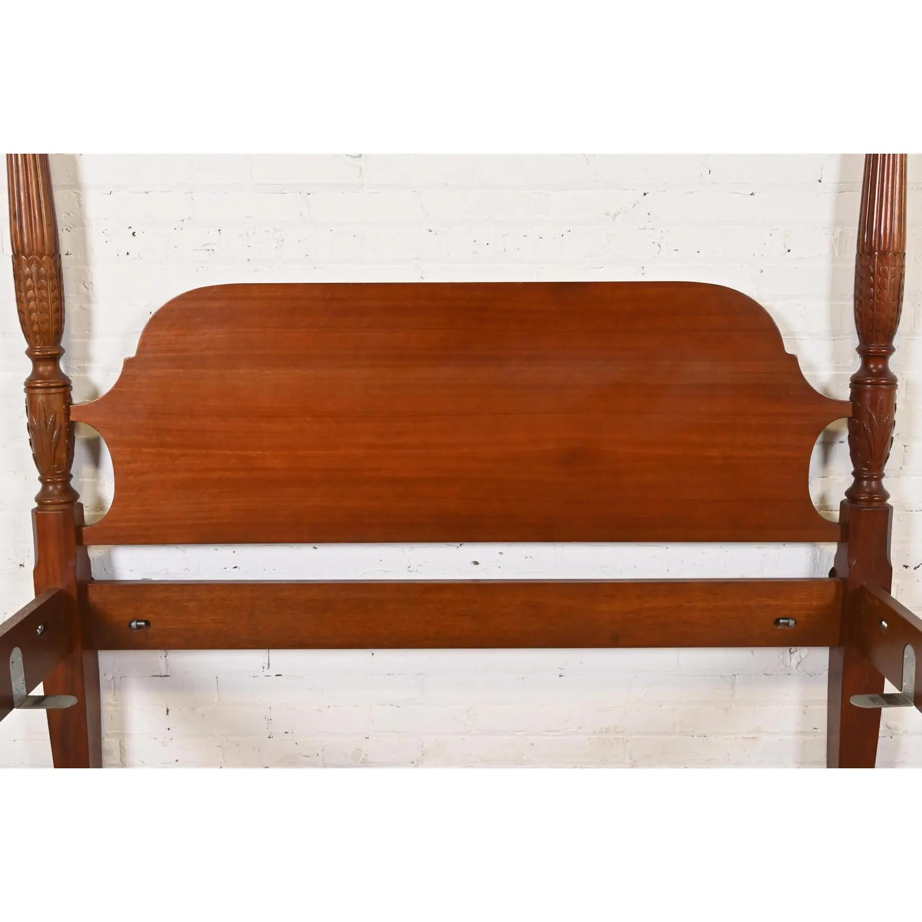 Henredon Style Georgian Carved Mahogany Queen Size Poster Bed For Sale 2