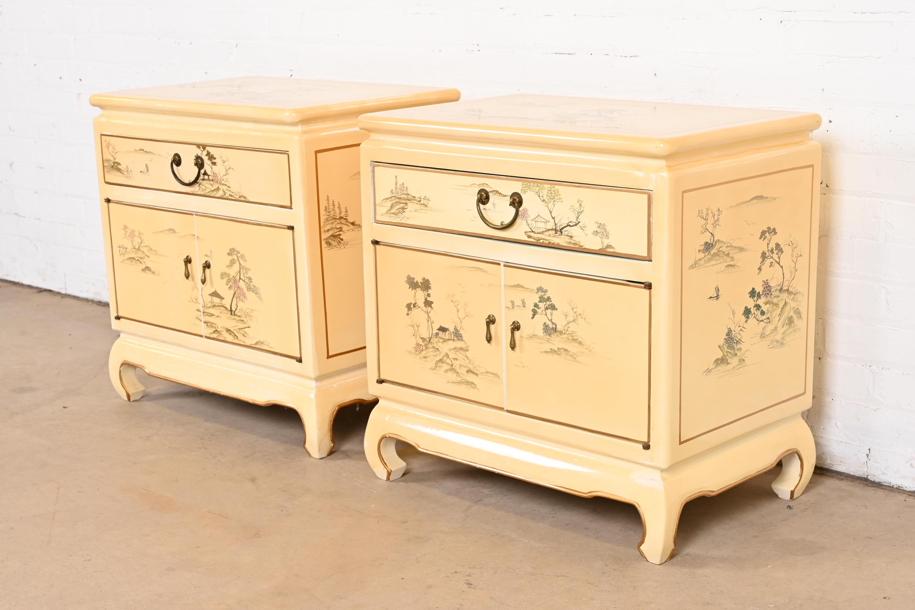 Late 20th Century Henredon Style Hollywood Regency Chinoiserie Cream Lacquered Nightstands