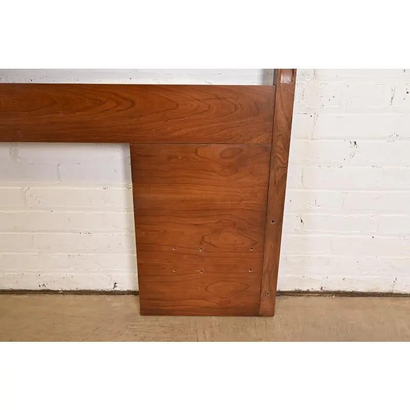 Cerise Tête de lit king size de style Henredon Mid-Century Hollywood Regency, années 1960 en vente