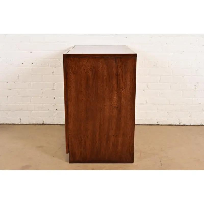 Henredon Style Mid-Century Modern Campaign Oak Bachelor Chest, Circa 1970s For Sale 7