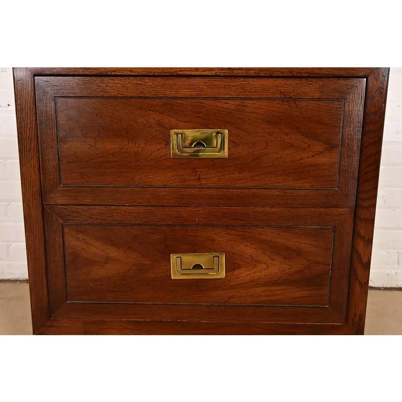 Henredon Style Mid-Century Modern Campaign Oak Nightstand, Circa 1970s For Sale 4