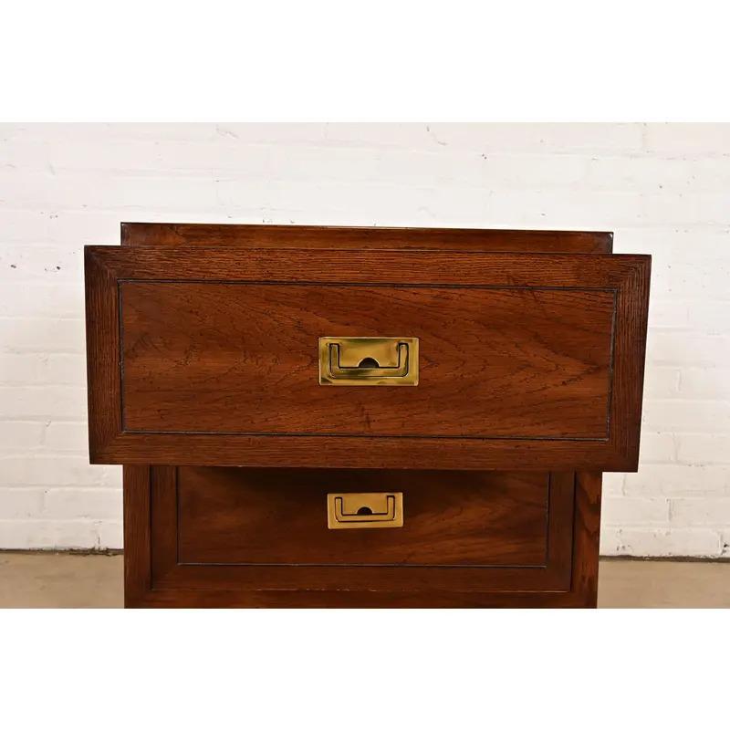 Henredon Style Mid-Century Modern Campaign Oak Nightstand, Circa 1970s For Sale 3