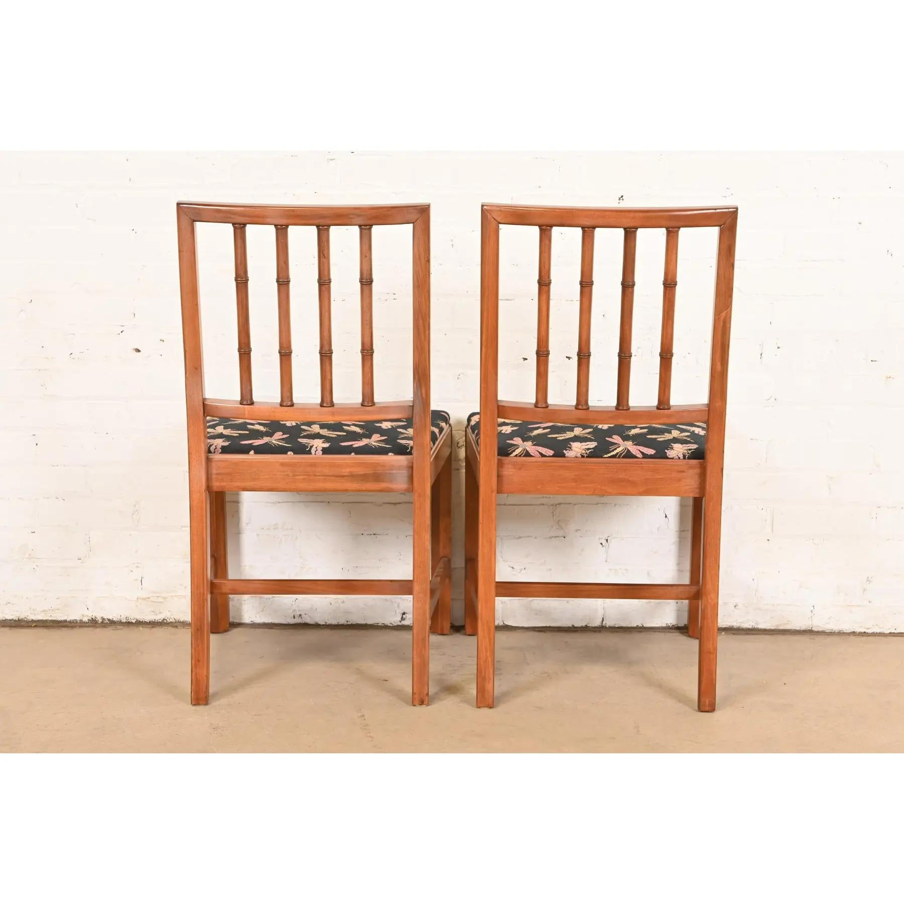 Sedie laterali o sedie da pranzo in finto bambù in stile Henredon Regency intagliato in mogano in vendita 5