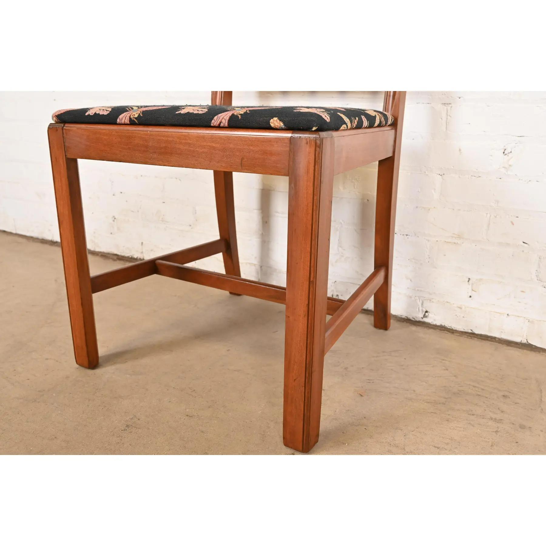 Sedie laterali o sedie da pranzo in finto bambù in stile Henredon Regency intagliato in mogano in vendita 3