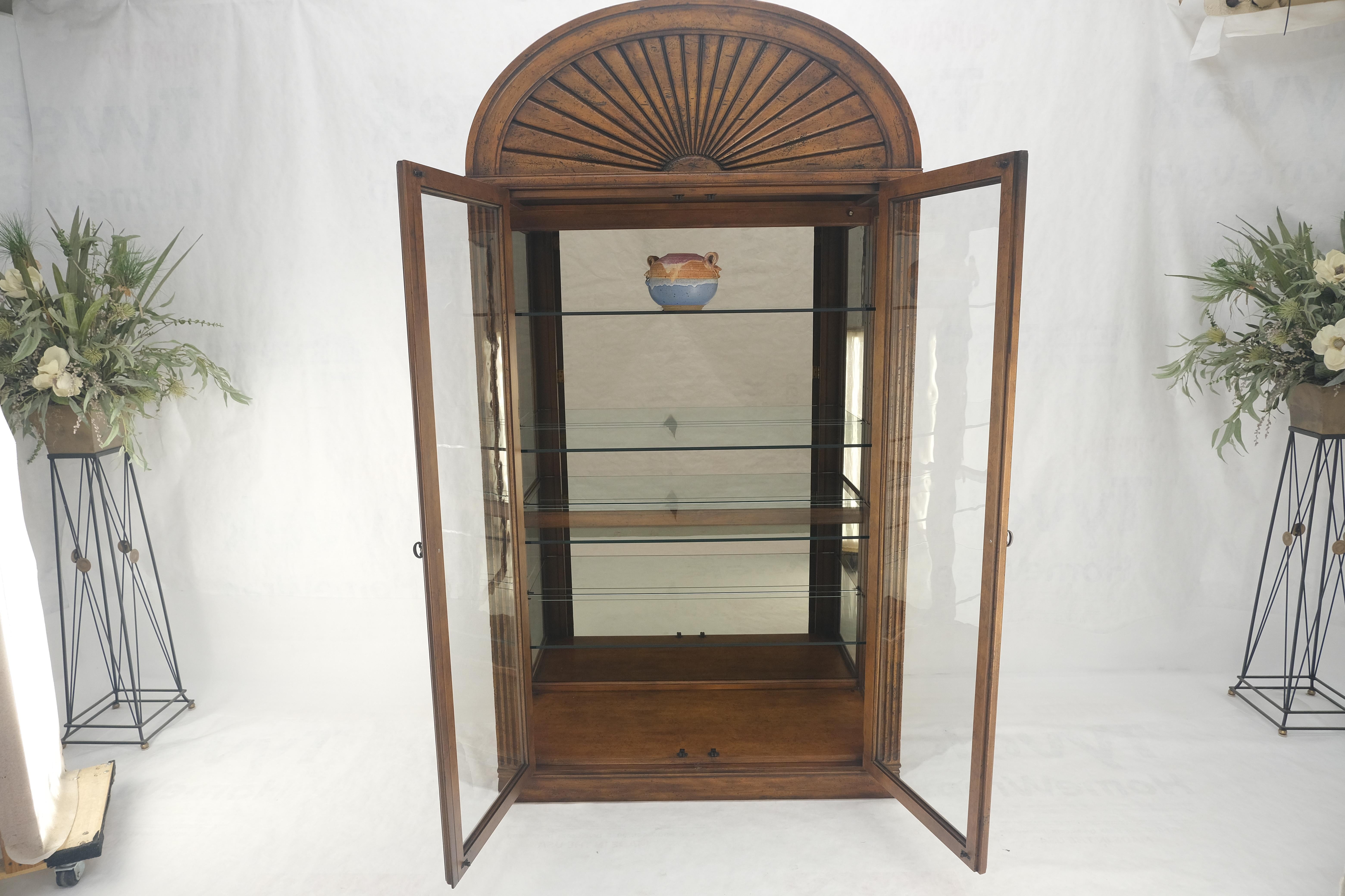 Henredon Sunrise Dome Shape 2 étagères éclairées par porte en verre Curio Display Cabinet en vente 3