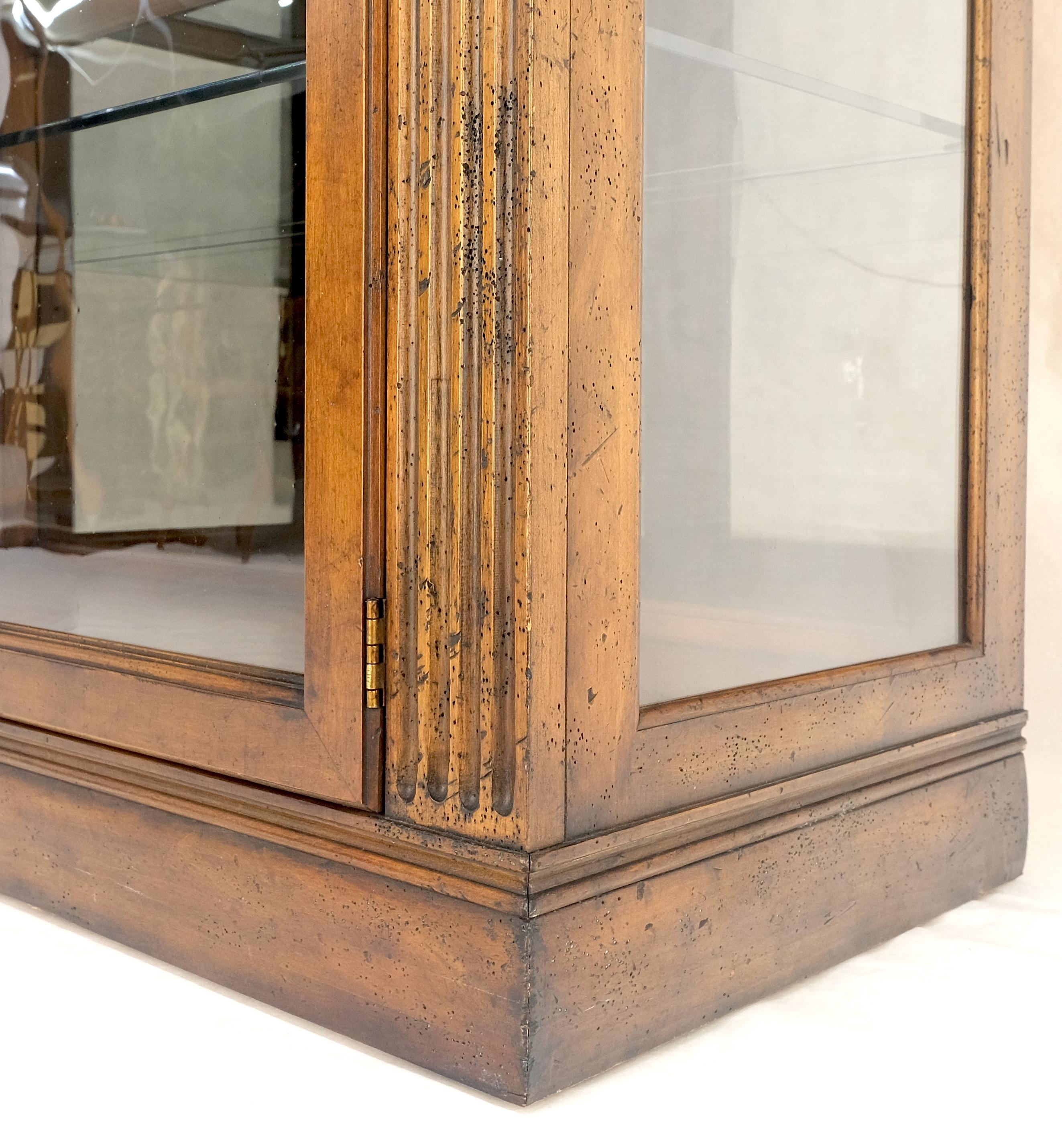Henredon Sunrise Dome Shape 2 étagères éclairées par porte en verre Curio Display Cabinet en vente 4