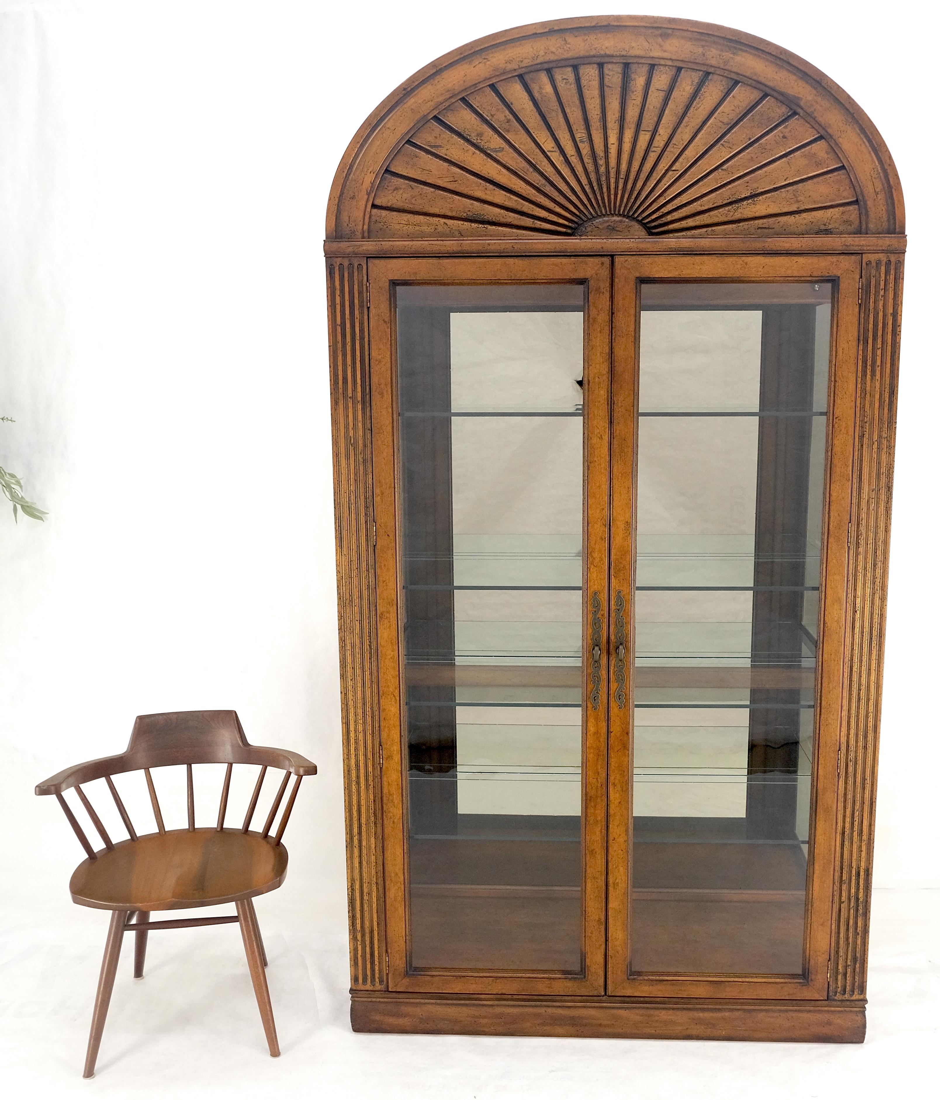 Henredon Sunrise Dome Shape 2 étagères éclairées par porte en verre Curio Display Cabinet en vente 7