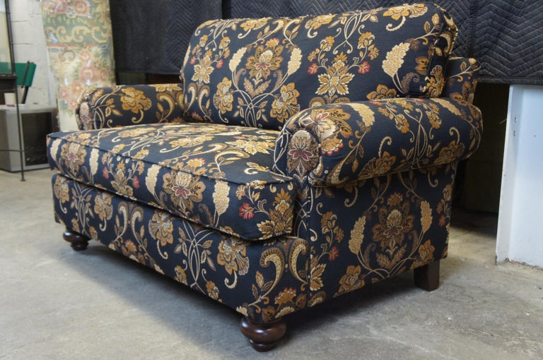 Henredon Upholstery Blue Paisley Loveseat Traditional Sofa Settee