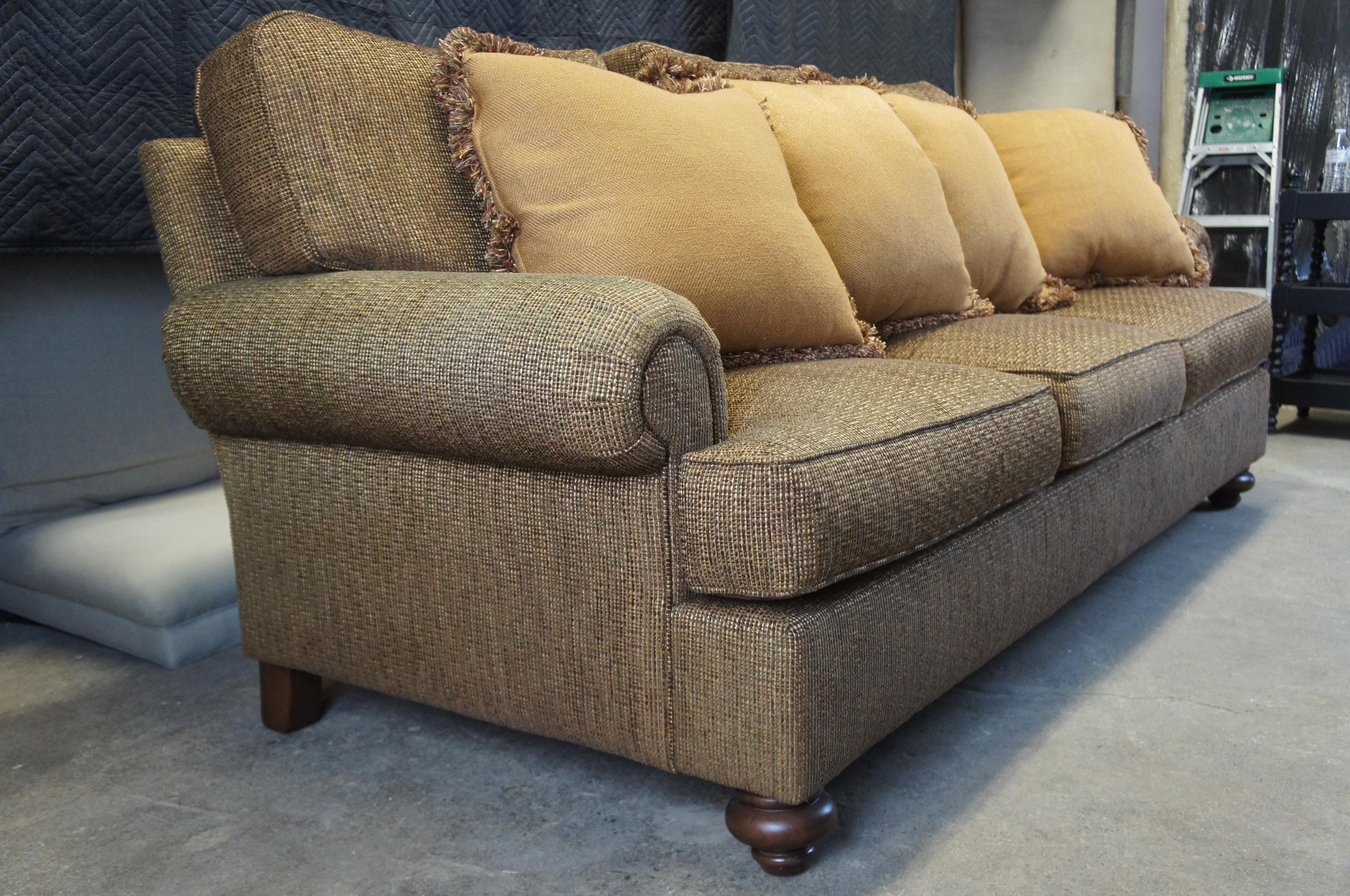 Henredon Upholstery Collection Tweed Traditional 3-Seat Sofa Natchez 2