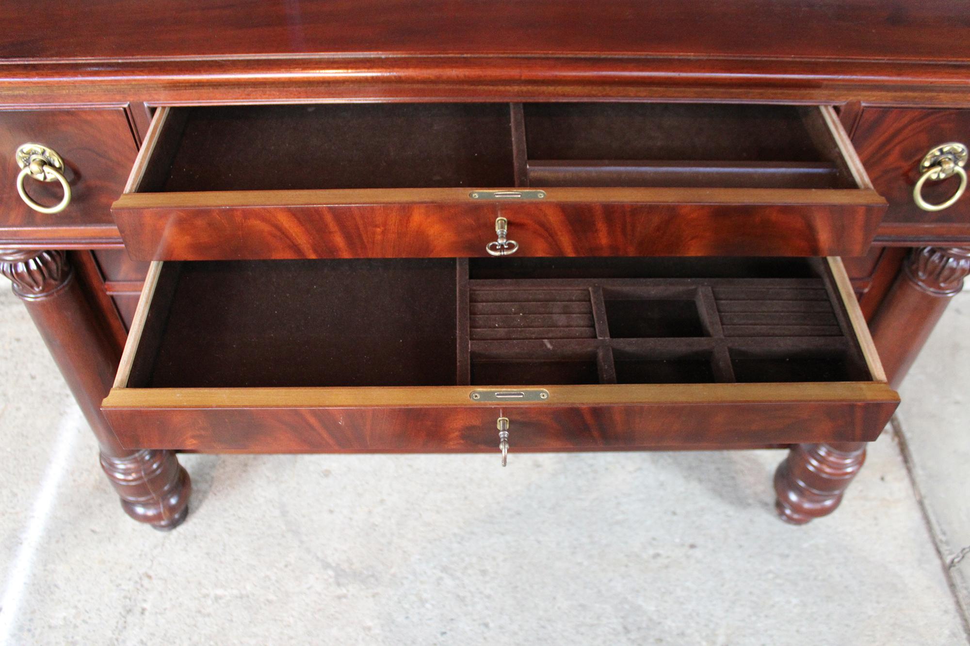 Henredon Vintage Flame Mahogany Commode Ten Drawer Chest Dresser 4300-01 In Good Condition In Dayton, OH