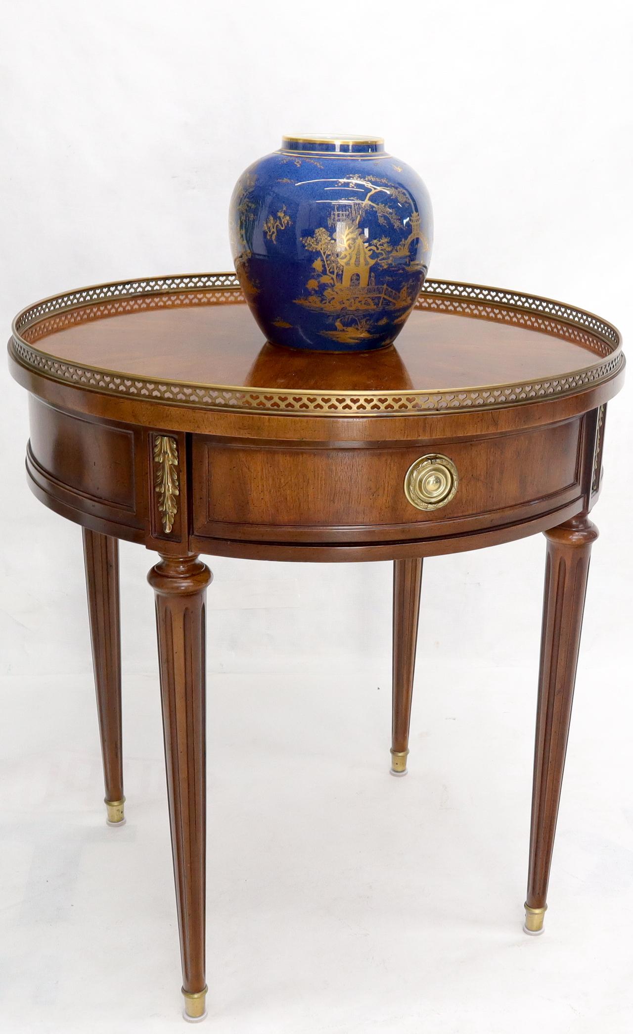 Henredon Walnut Brass Gallery One Drawer Round End Lamp Table Stand 5
