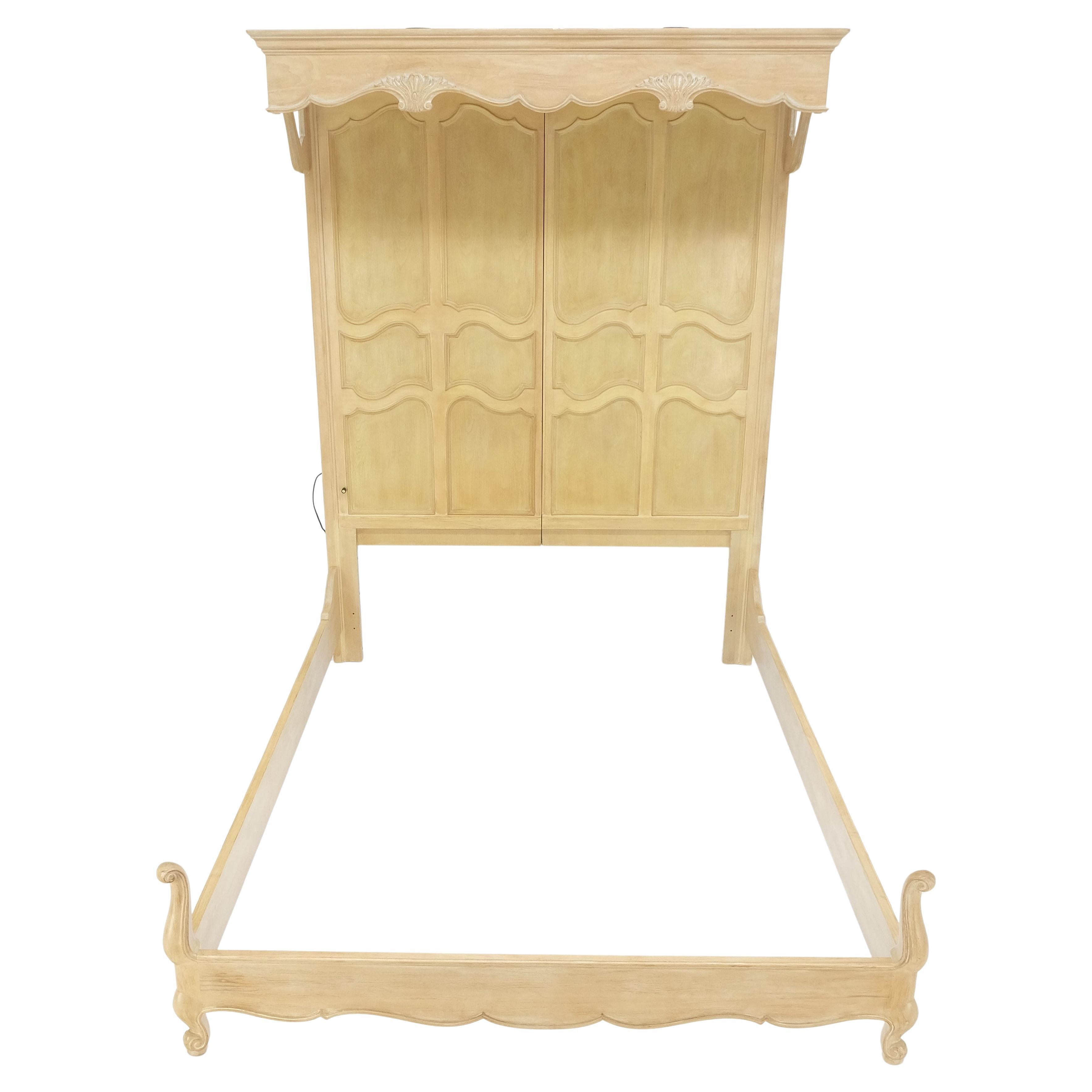 American Henredon White Wash Pickled Maple Canopy Light Queen Size Bed Headboard MINT! For Sale