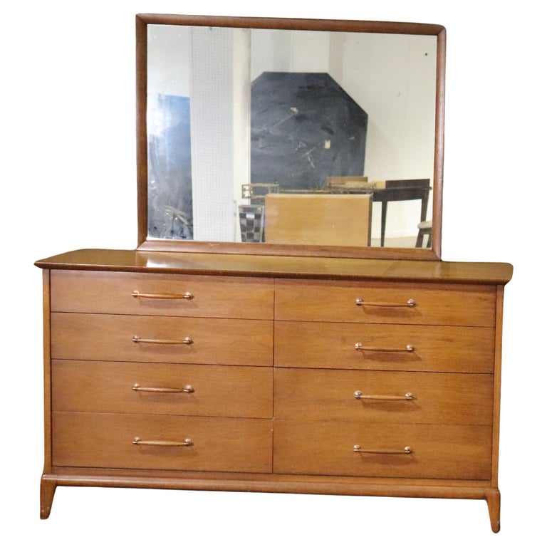 Henredon Wide Dresser and Mirror For Sale at 1stDibs | henredon dresser  with mirror, vintage dresser mirror brackets, mirror bracket for dresser