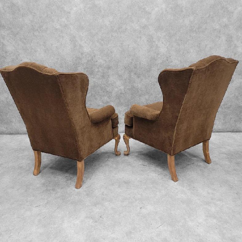 Paire de chaises longues Wingback Henredon retapissées en mohair d'alpaga camel foncé en vente 3