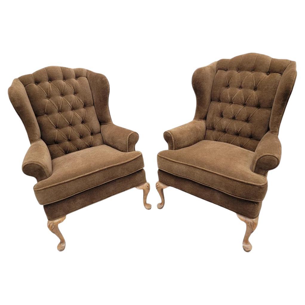 Sedie da salotto Wingback di Henredon rivestite in mohair di alpaca color cammello scuro, coppia