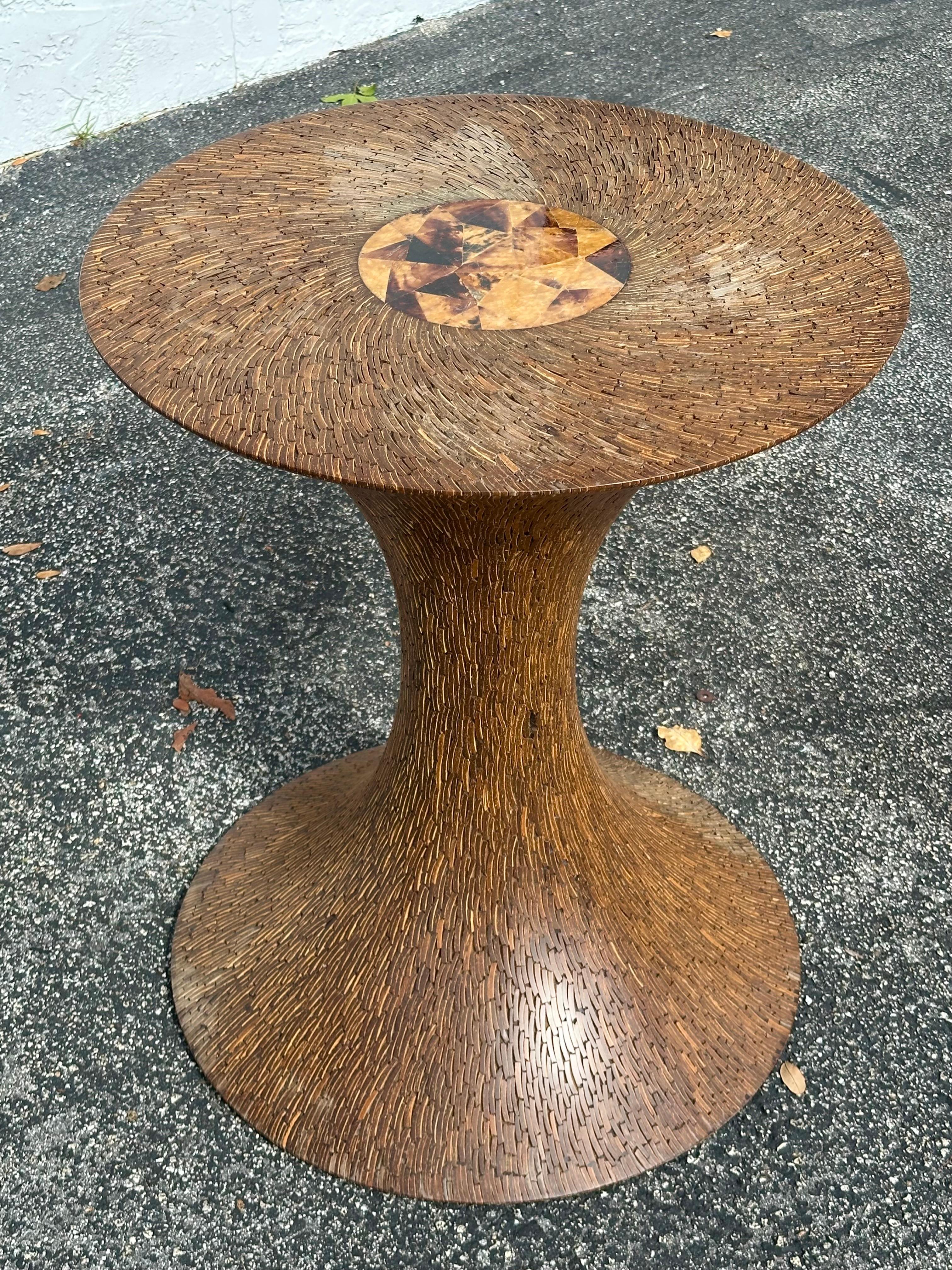 Chaises de salle à manger Henredon avec sangles en cuir et table à piédestal en noix de coco, lot de 5 en vente 3