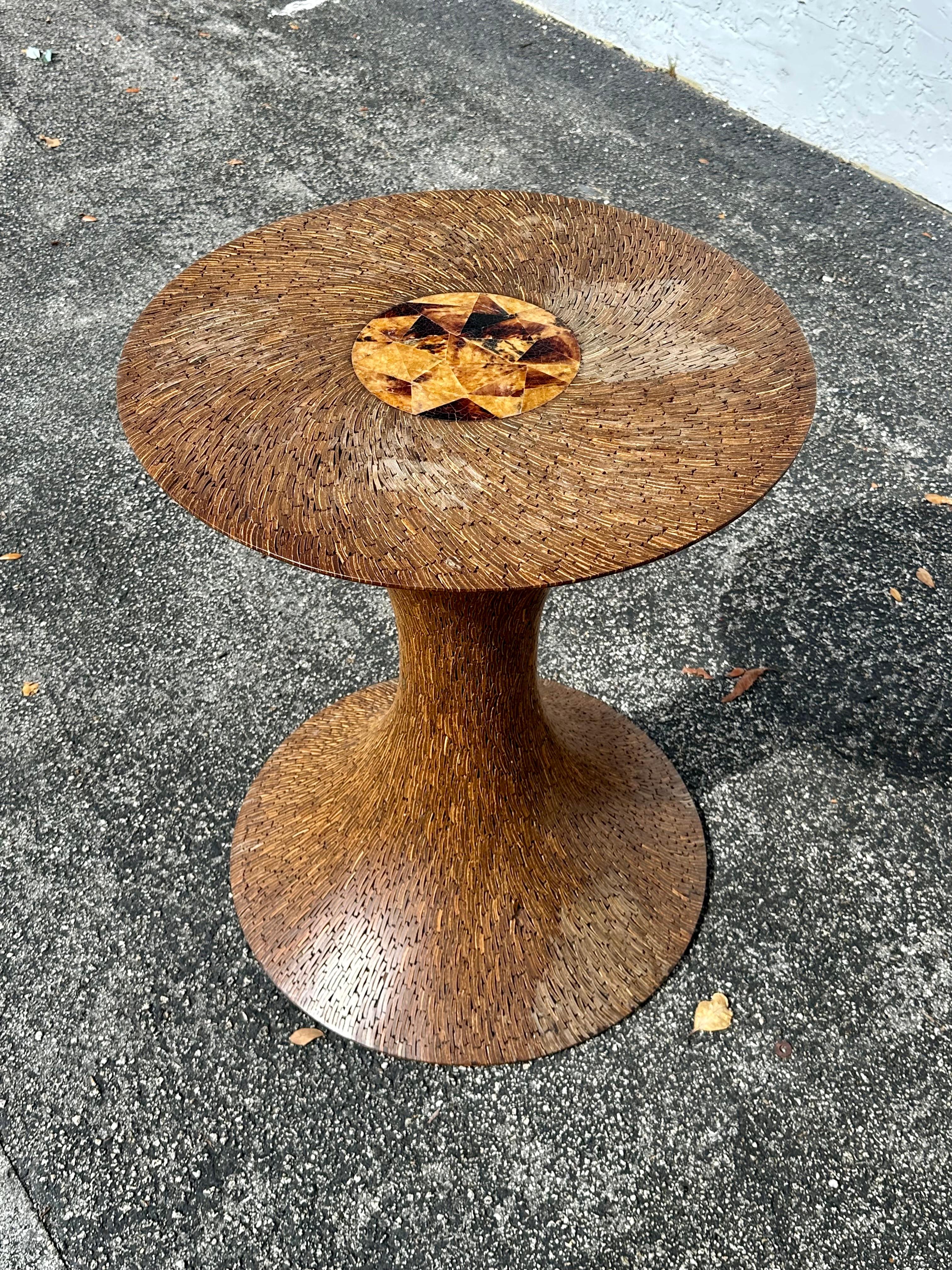 Chaises de salle à manger Henredon avec sangles en cuir et table à piédestal en noix de coco, lot de 5 en vente 4