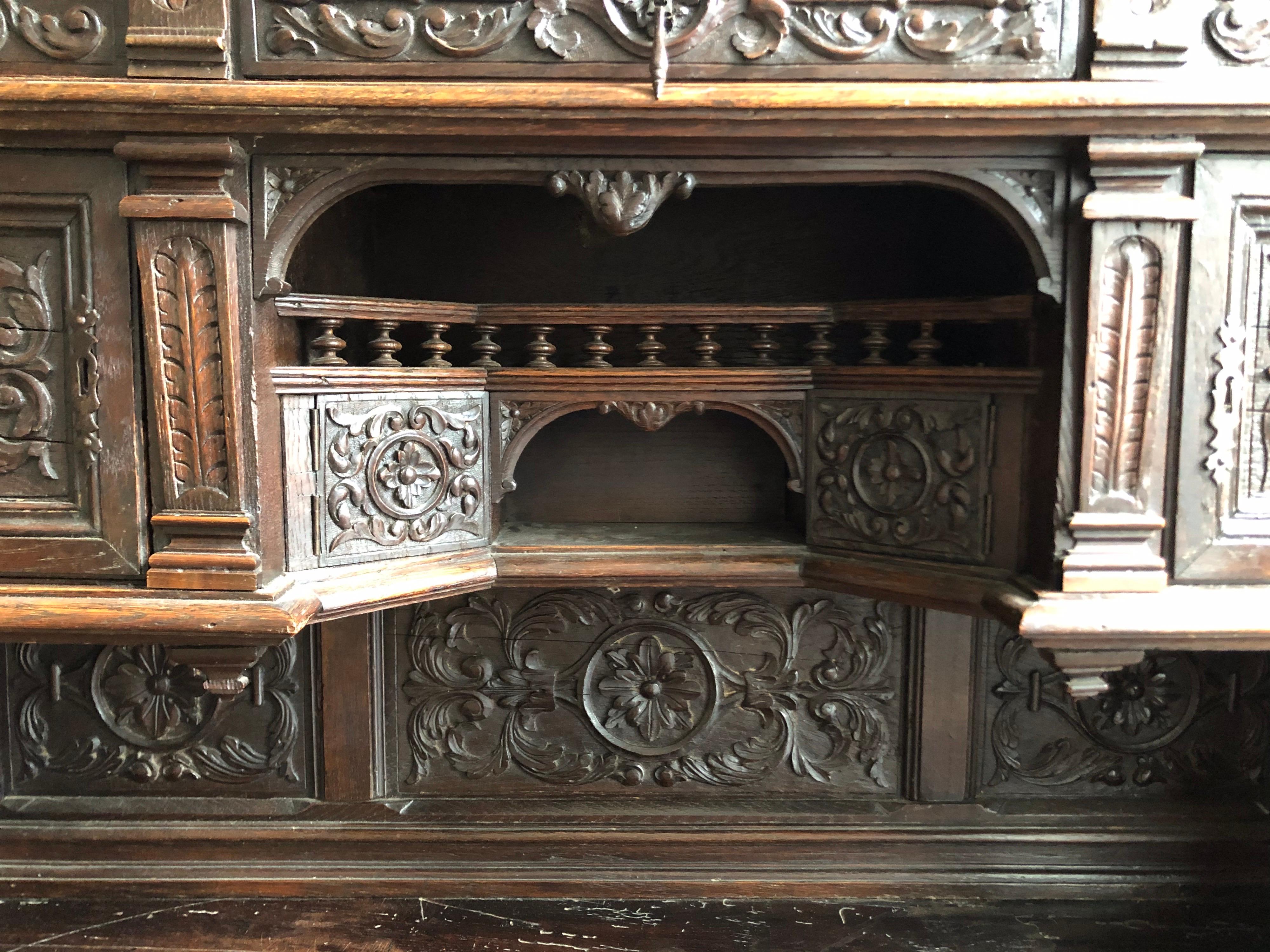 Henri 2 Cabinet or Secretaire in Sculpted Oak Renaissance Style, 19th Century For Sale 3