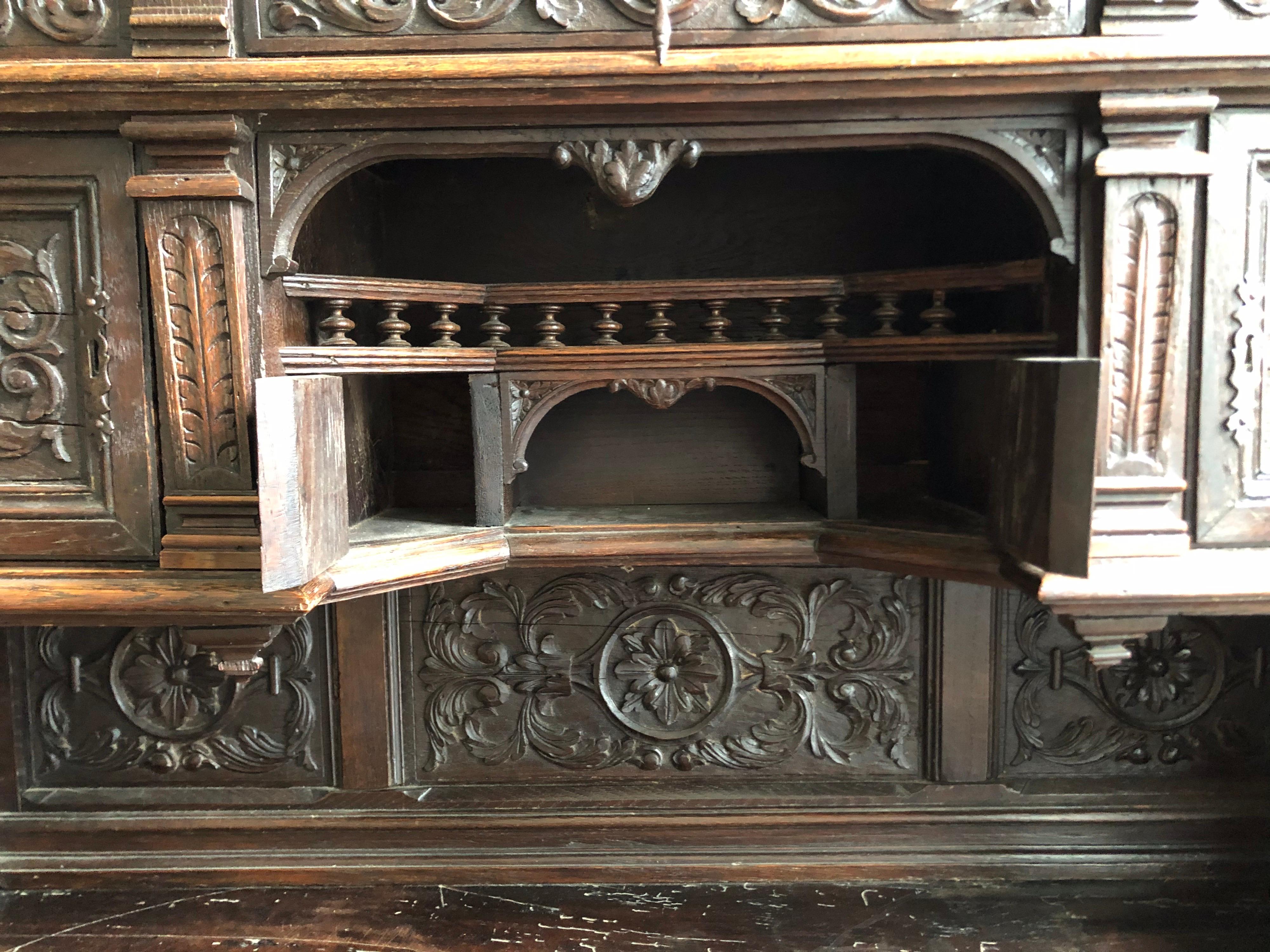 Henri 2 Cabinet or Secretaire in Sculpted Oak Renaissance Style, 19th Century For Sale 2