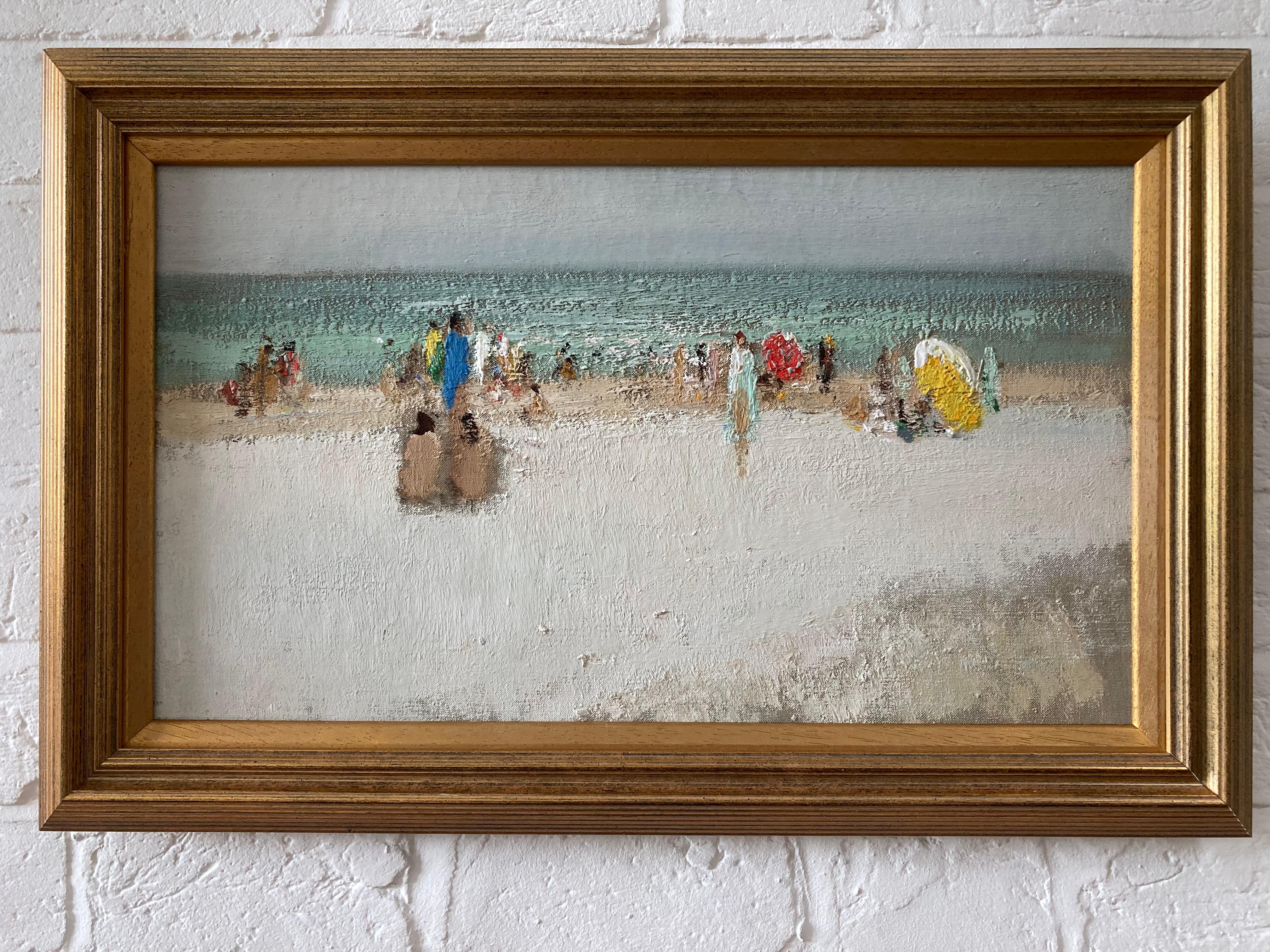 Eine wunderbar stimmungsvolle Ansicht von Figuren, die sich an einem Strand in Südfrankreich entspannen, gemalt mit Schwung von diesem impressionistischen Meister.

Henri Andre Martin (1918-2004)
Figuren, die sich am Strand entspannen,