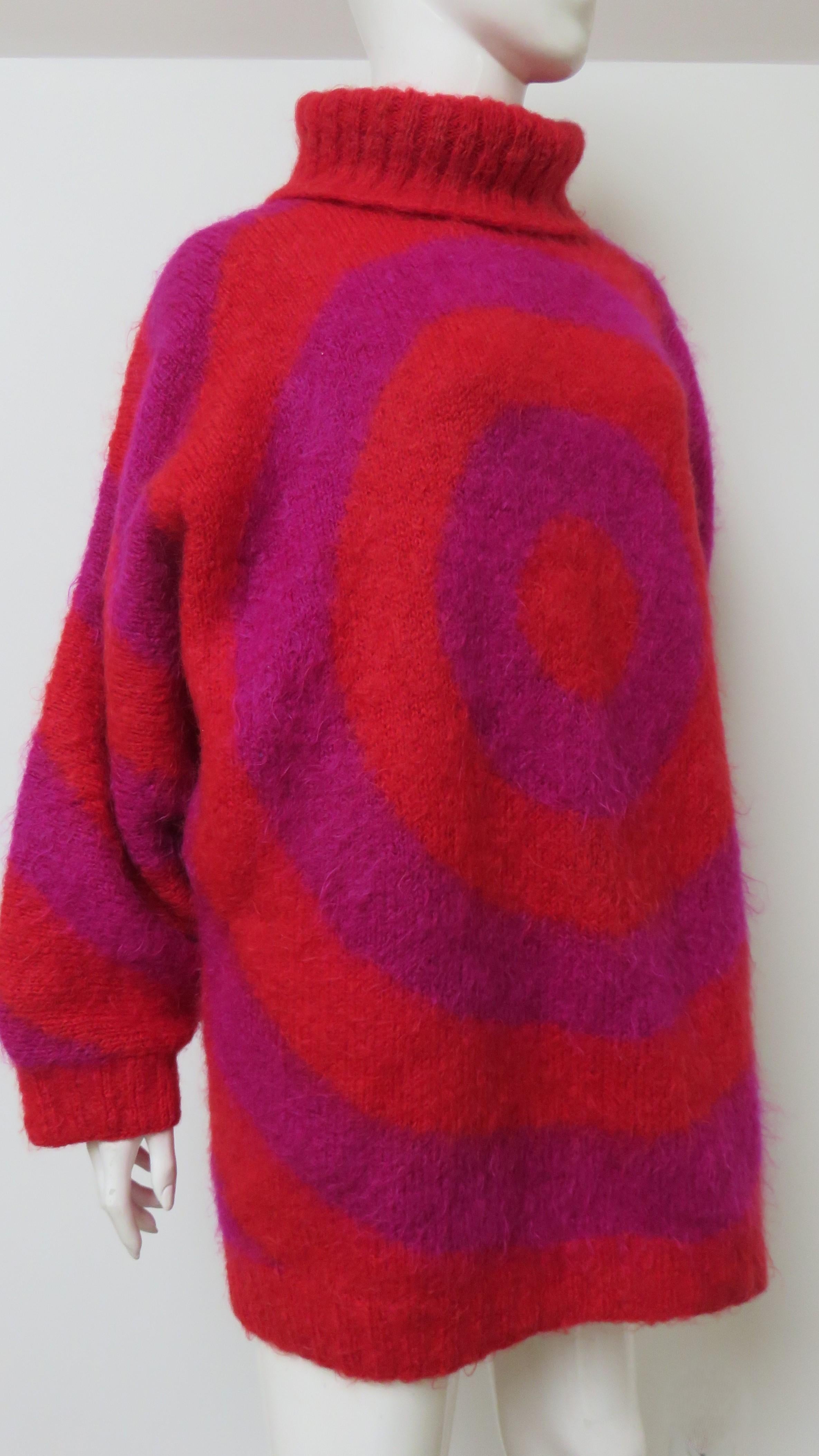 Henri Bendel Suéter de angora Op Art de manga dolman y cuello alto sobredimensionado Años 80 en venta 2