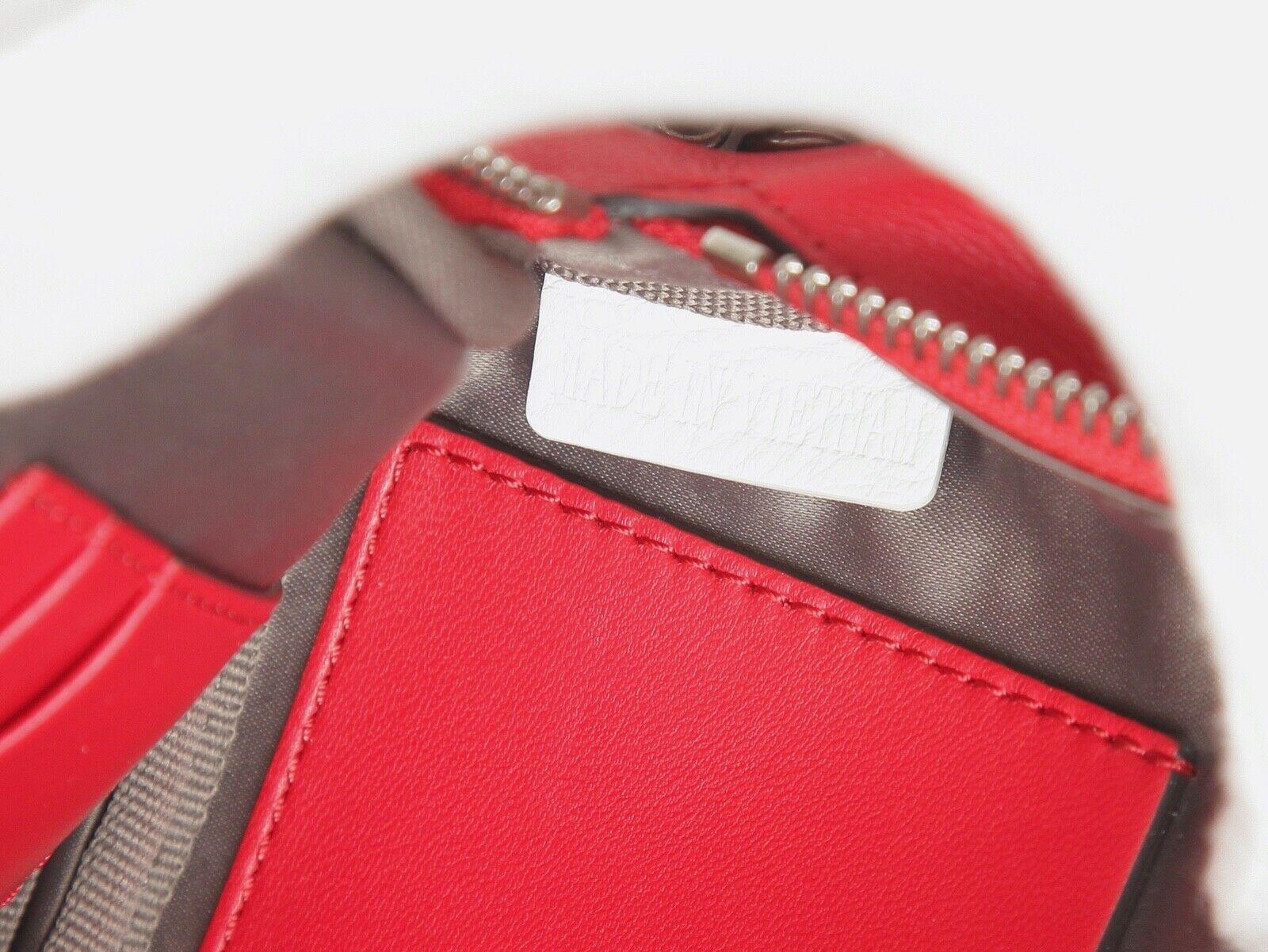 HENRI BENDEL Gürteltasche aus rotem Leder mit gestepptem Rotgussbeschlägen und Creditkarten NEU im Angebot 3