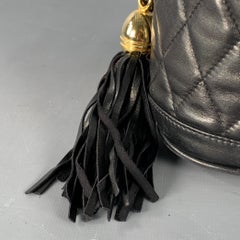 HENRI BENDEL Vintage Negro Oro Acolchado Cuero Cadena Crossbody Bucket Bag