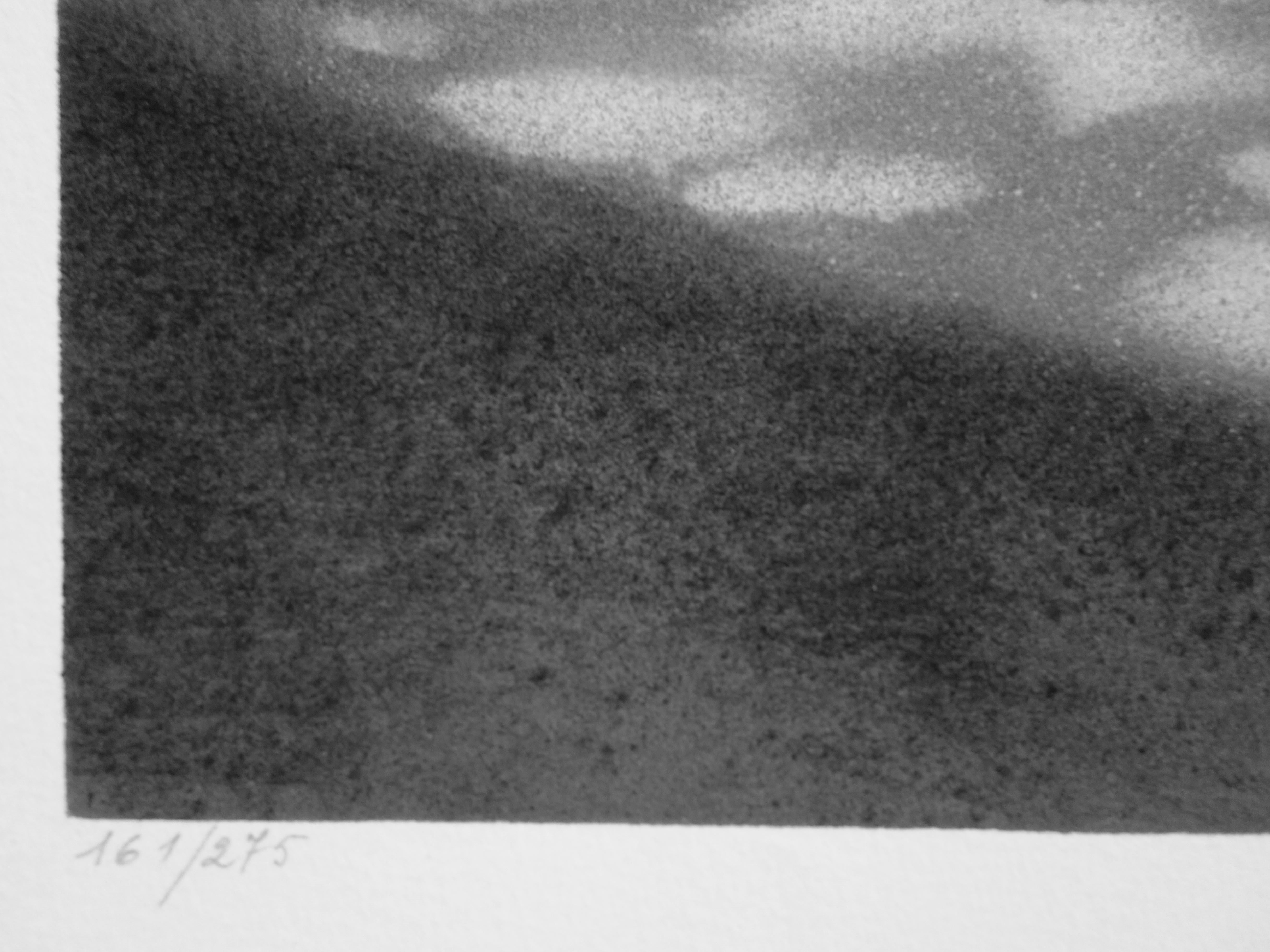 HENRY CADIOU
Puppe : Hintergrundbeleuchtung

Original-Lithographie
Handsigniert mit Bleistift
Limitiert /275 Exemplare
Auf Arches Vellum 65 x 50 cm (ca. 25,59 x 19,68 in)

Ausgezeichneter Zustand