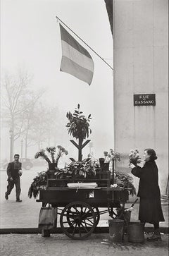 Rue De Bassano, 8th Arrondissement, Paris, 1953 - Henri Cartier-Bresson