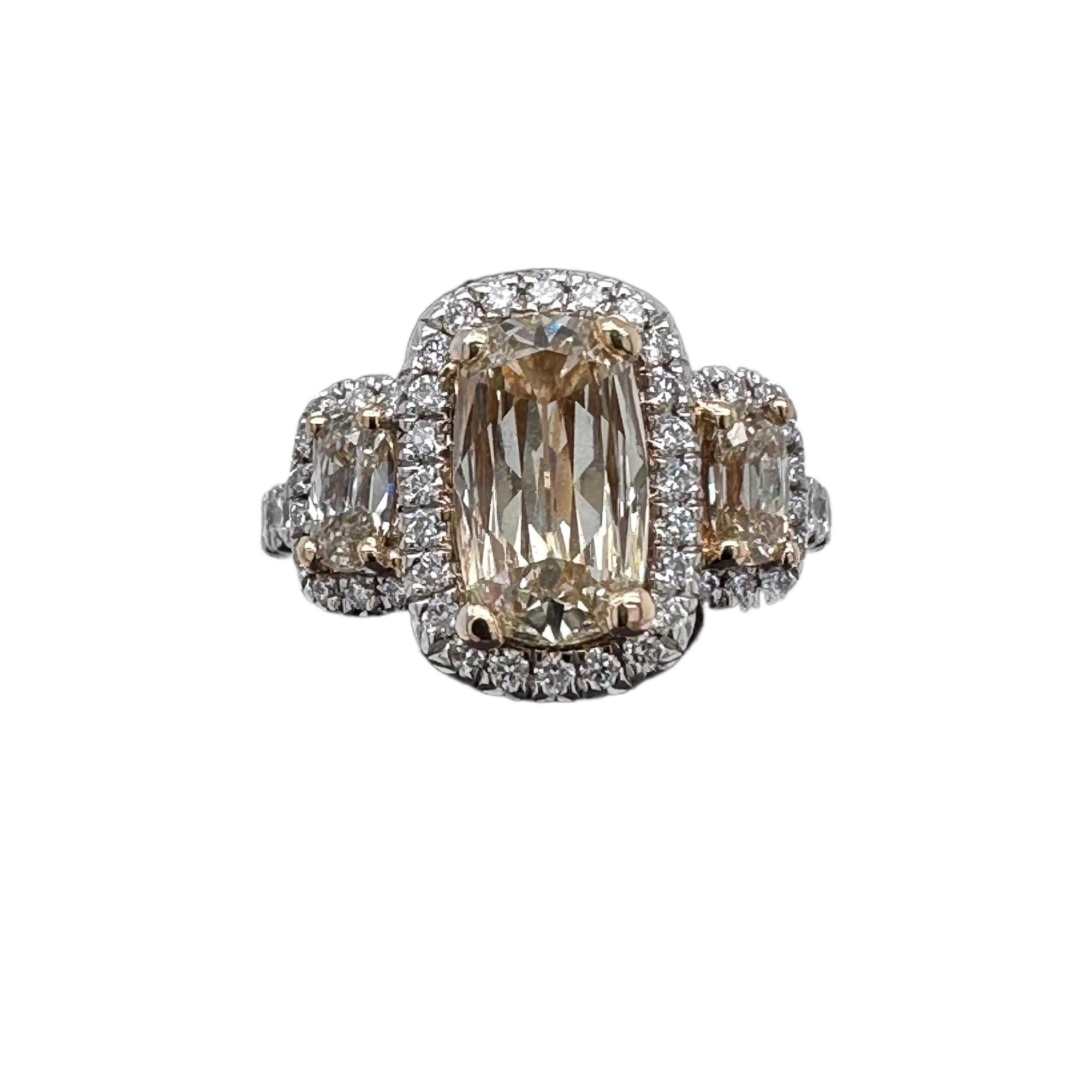 Henri Daussi Verlobungsring, 2,36 Tcw 3 Stein im Kissenschliff, Diamant 18kt Weißgold 10