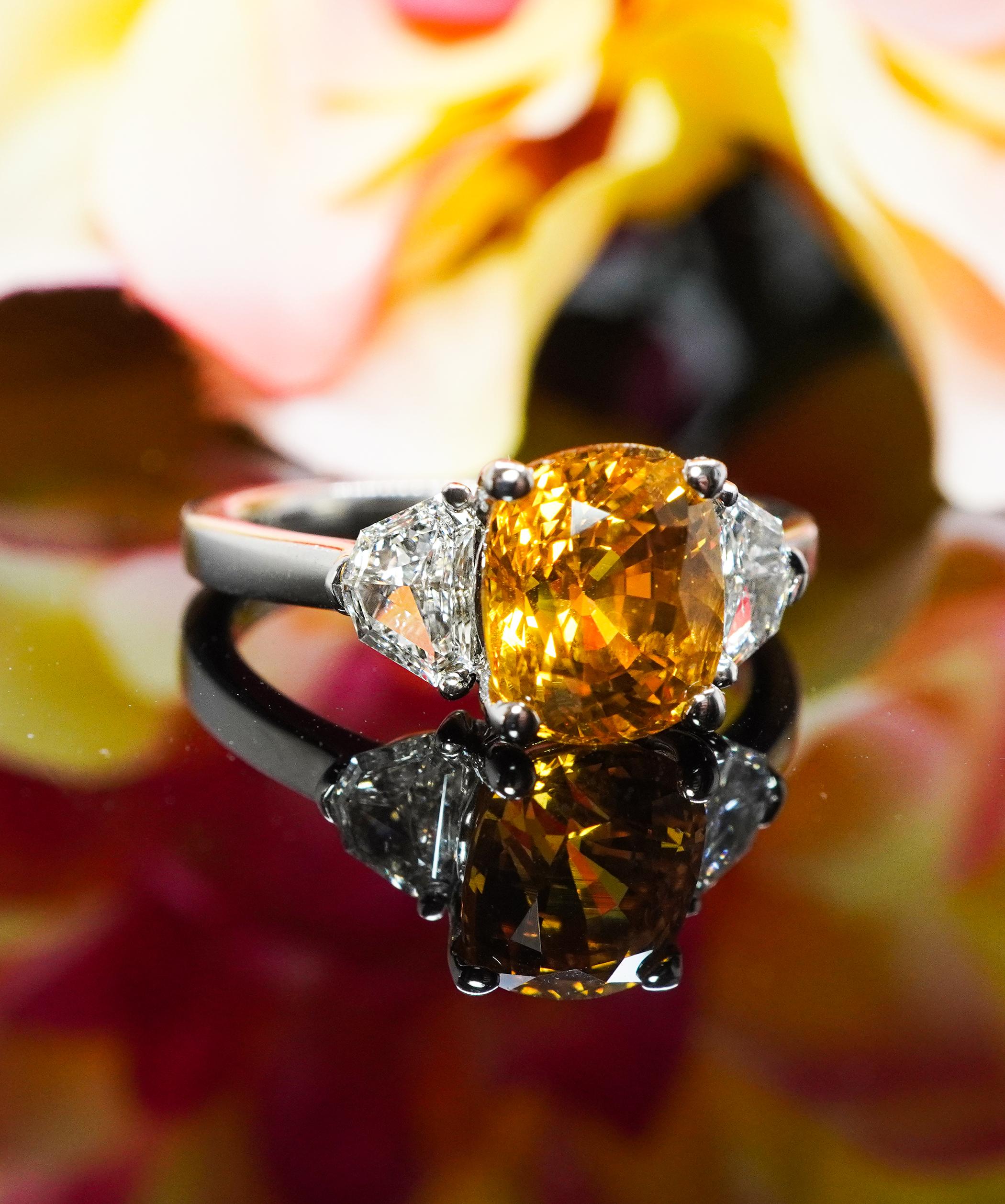 Henri Daussi 4.2ct Canary Yellow Cushion Sapphire Shield Diamond Ring 18K White In Good Condition For Sale In Brambleton, US