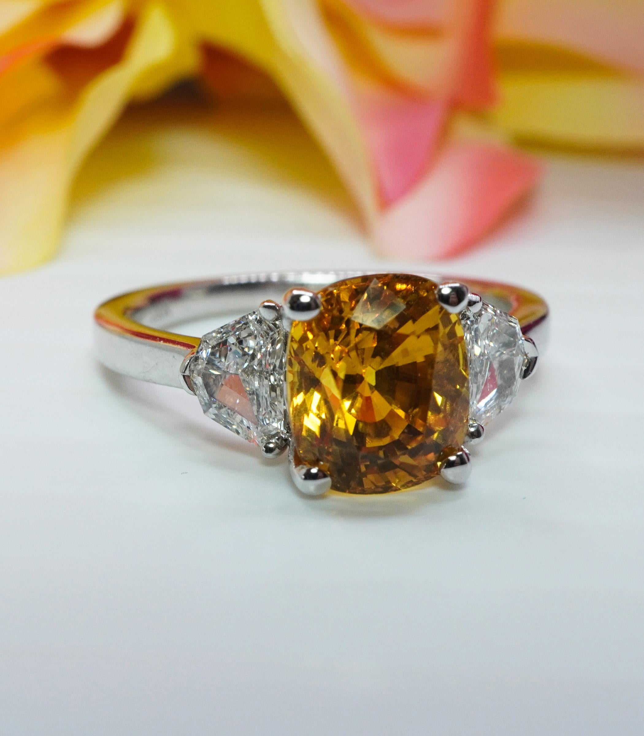 Women's Henri Daussi 4.2ct Canary Yellow Cushion Sapphire Shield Diamond Ring 18K White For Sale