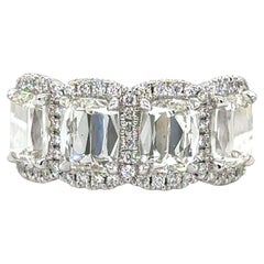 Henri Daussi 4,43ct tw Cushion Cut GIA zertifizierter passender vier Stein-Ring Annive
