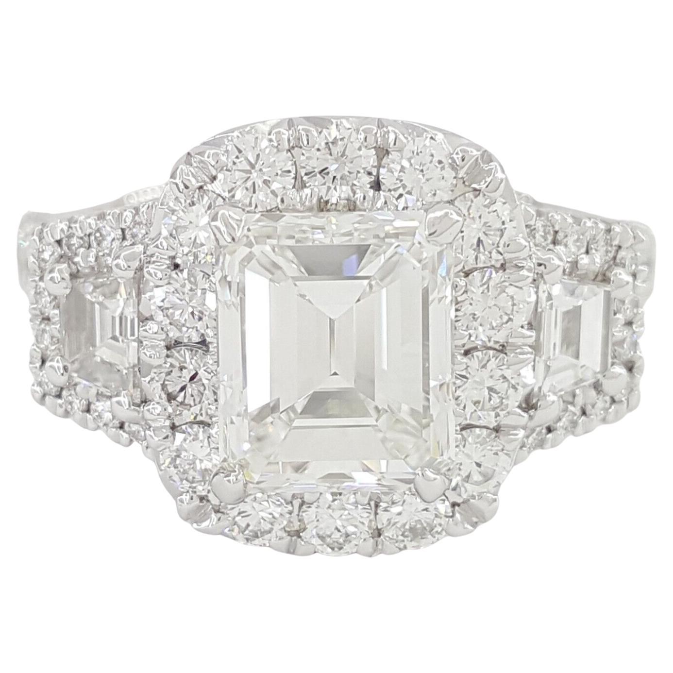 Henri Daussi Emerald Cut Diamond Halo Three Stone Engagement Ring In New Condition For Sale In Rome, IT