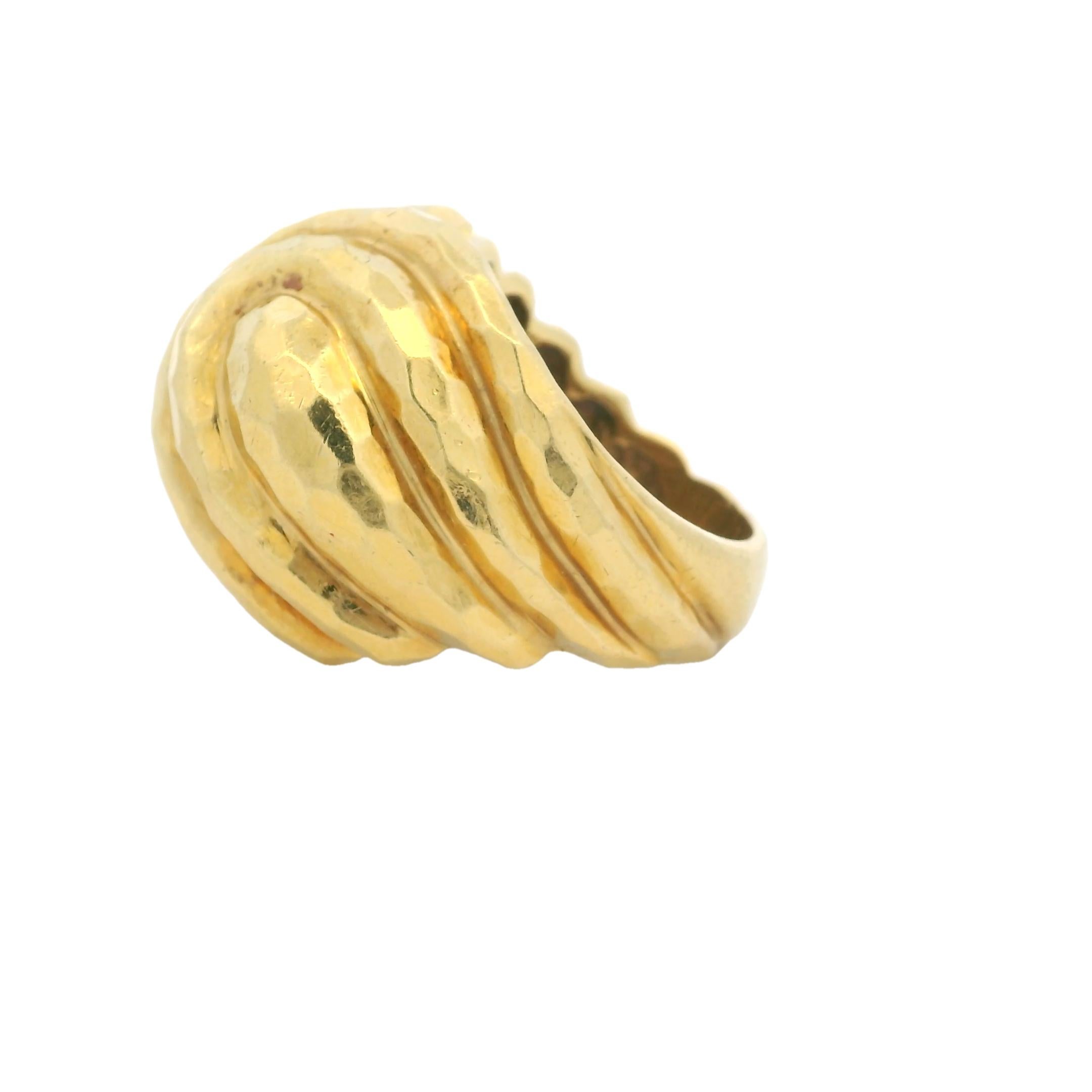 Modern Henri Dunay 18K Yellow Gold Hammered Swirl Dome Ring – Size 6.5 For Sale