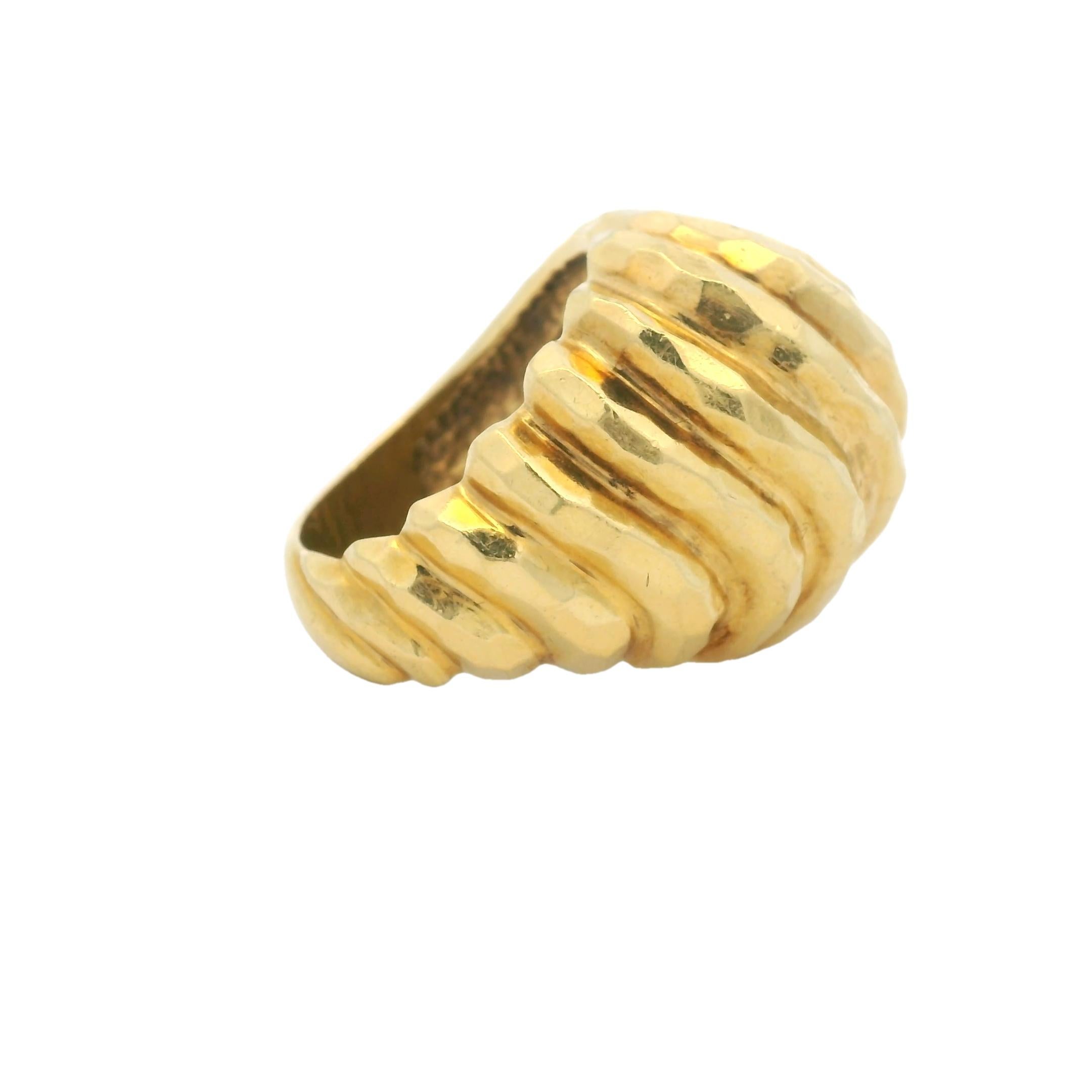 Women's Henri Dunay 18K Yellow Gold Hammered Swirl Dome Ring – Size 6.5 For Sale