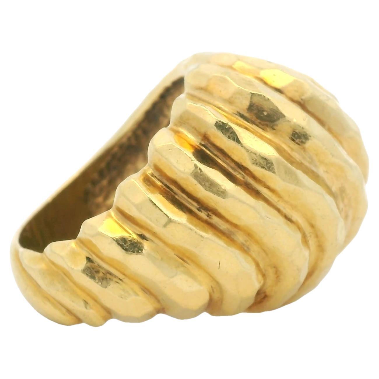 Henri Dunay 18K Yellow Gold Hammered Swirl Dome Ring – Size 6.5 For Sale