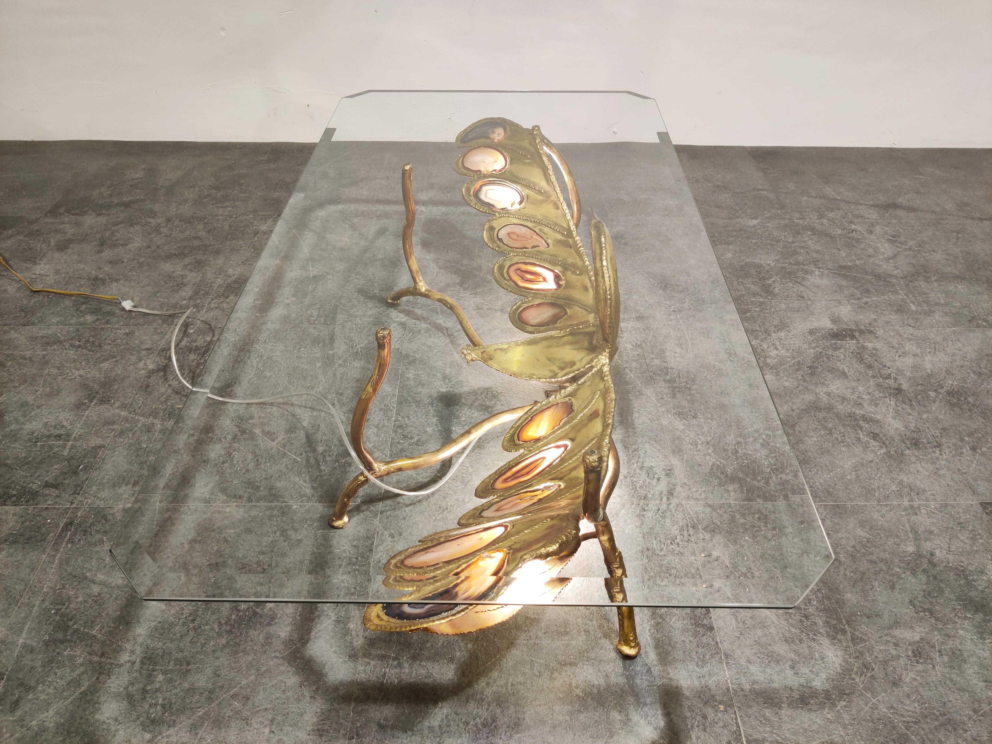 Henri Fernandez illuminating Sculptural Bird Coffee Table in Agate and Brass In Good Condition In HEVERLEE, BE