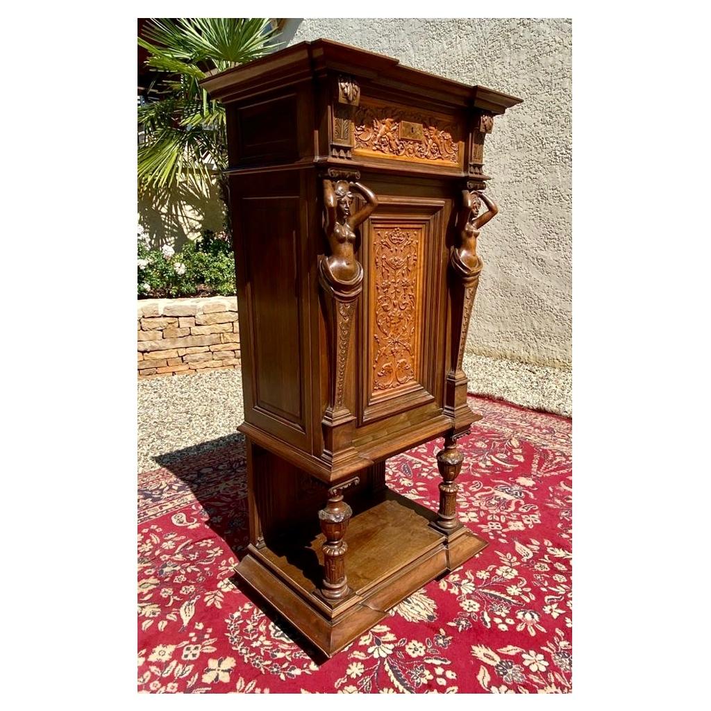 Henri Fourdinois, Walnut Renaissance Cabinet with Carriatides, 19th Century For Sale 4