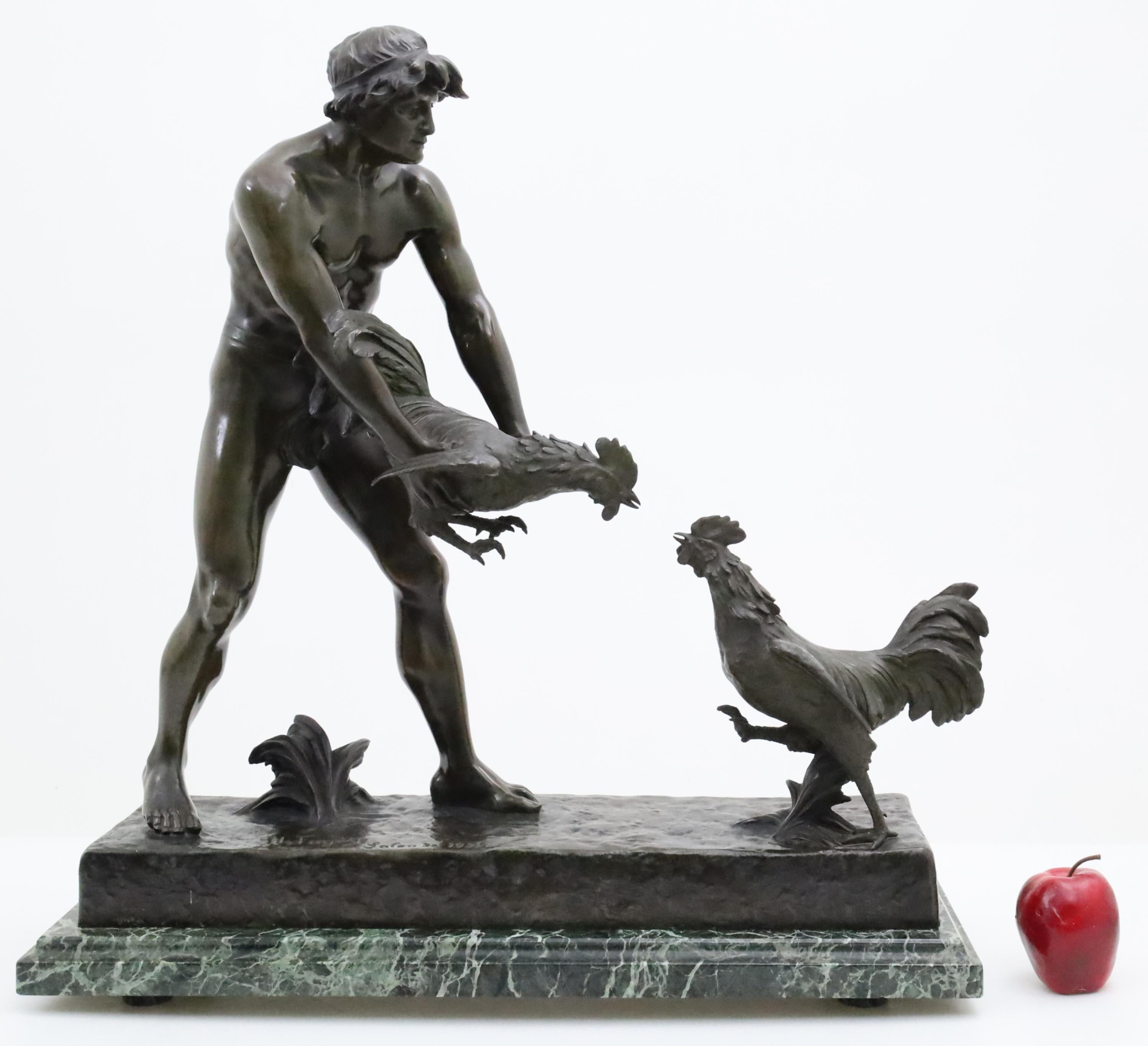 Calco Henri Fugere (francese, 1872-1944) Scultura in bronzo di ragazzo con galli da combattimento in vendita