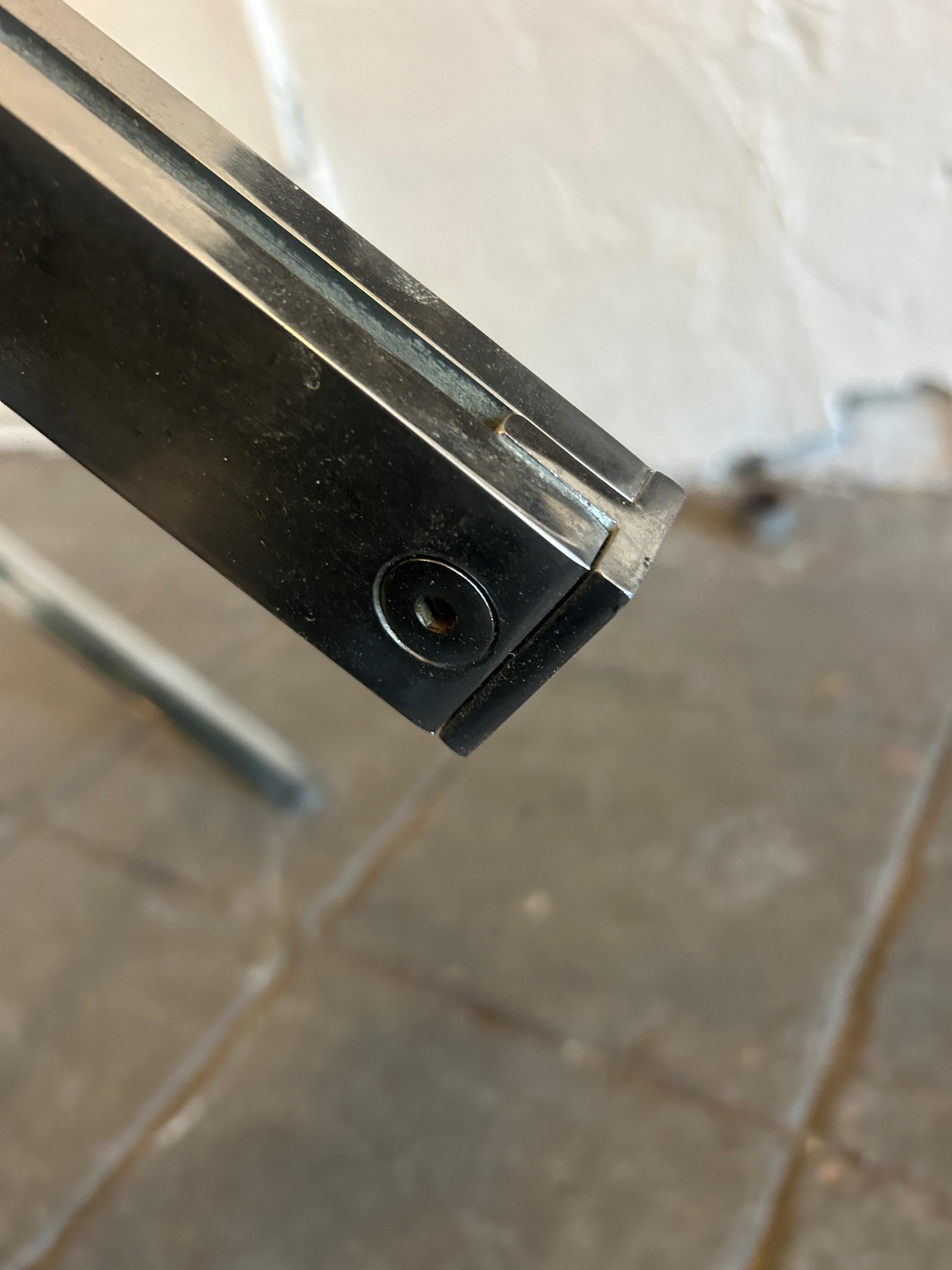 Henri Ganz pour Stendig table basse ronde à base chromée miroir suisse en vente 3
