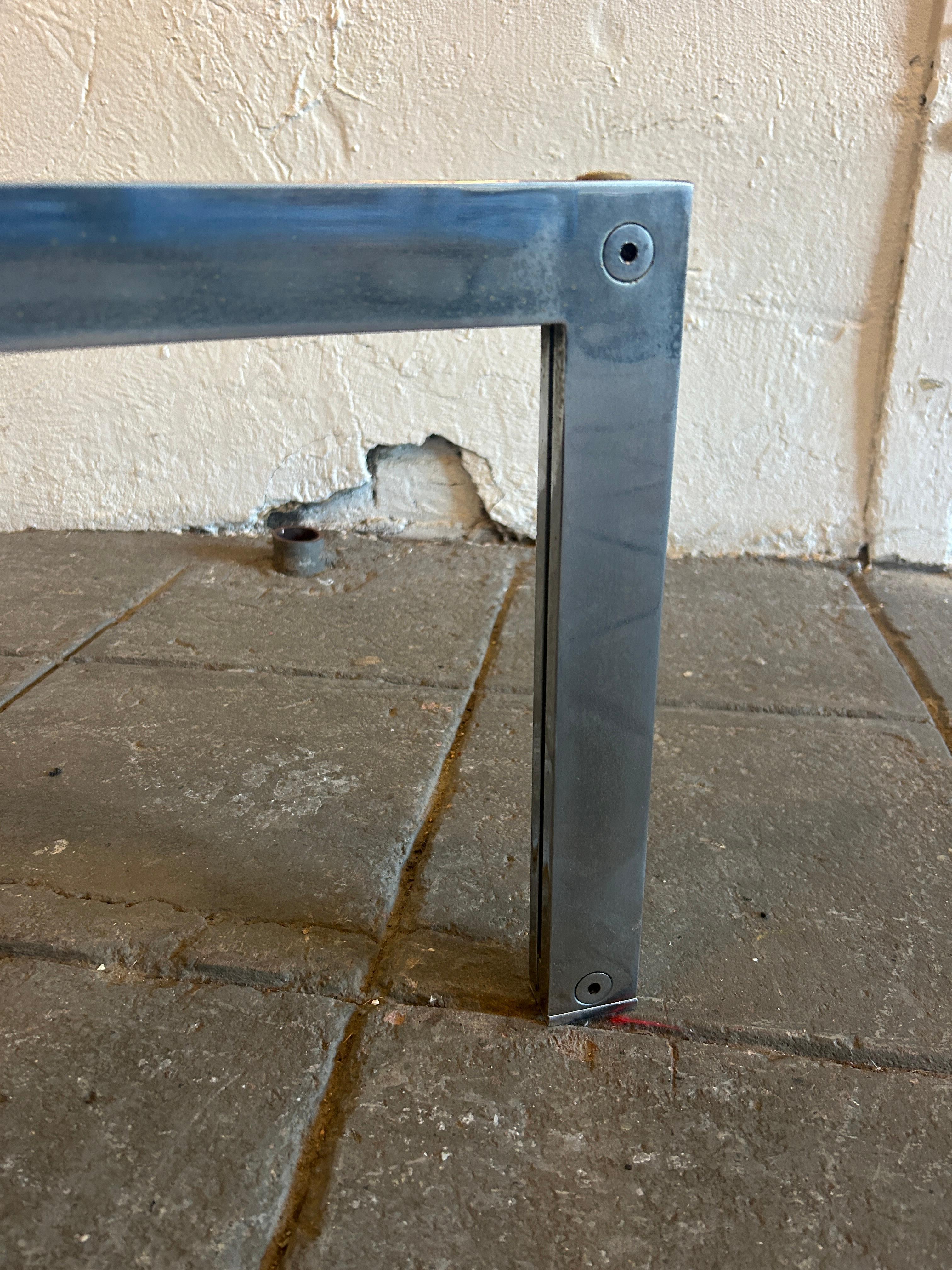 Henri Ganz pour Stendig table basse ronde à base chromée miroir suisse en vente 1