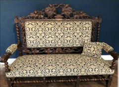 Ensemble salon de style Henri II avec canapé et chaises, France