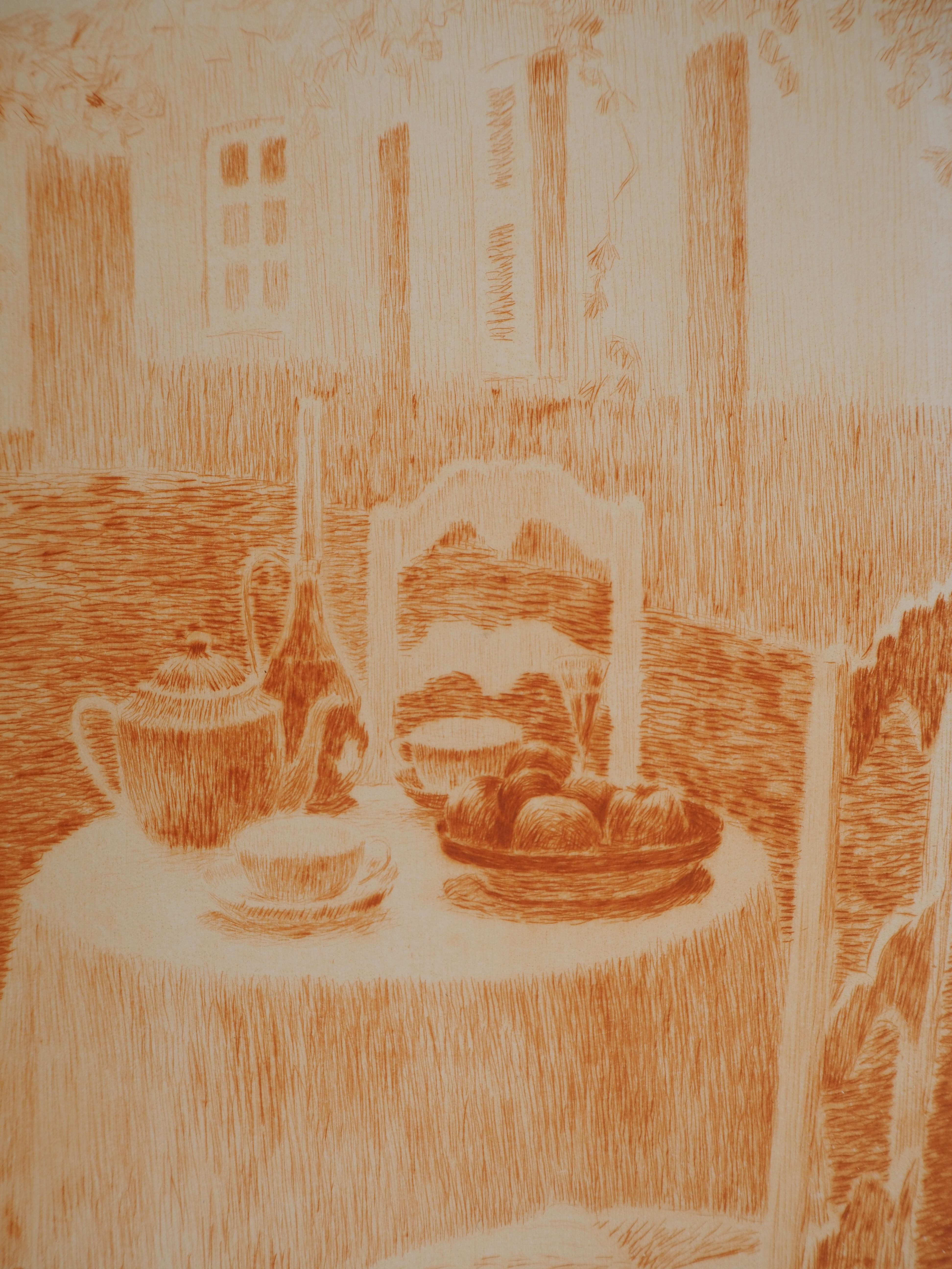 La tovaglia rosa - Incisione originale - Still-Life Print Marrone di Henri Le Sidaner
