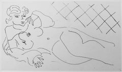 Figure allongée devant un carrelage (Figure Lying in front of a Tiled Floor)