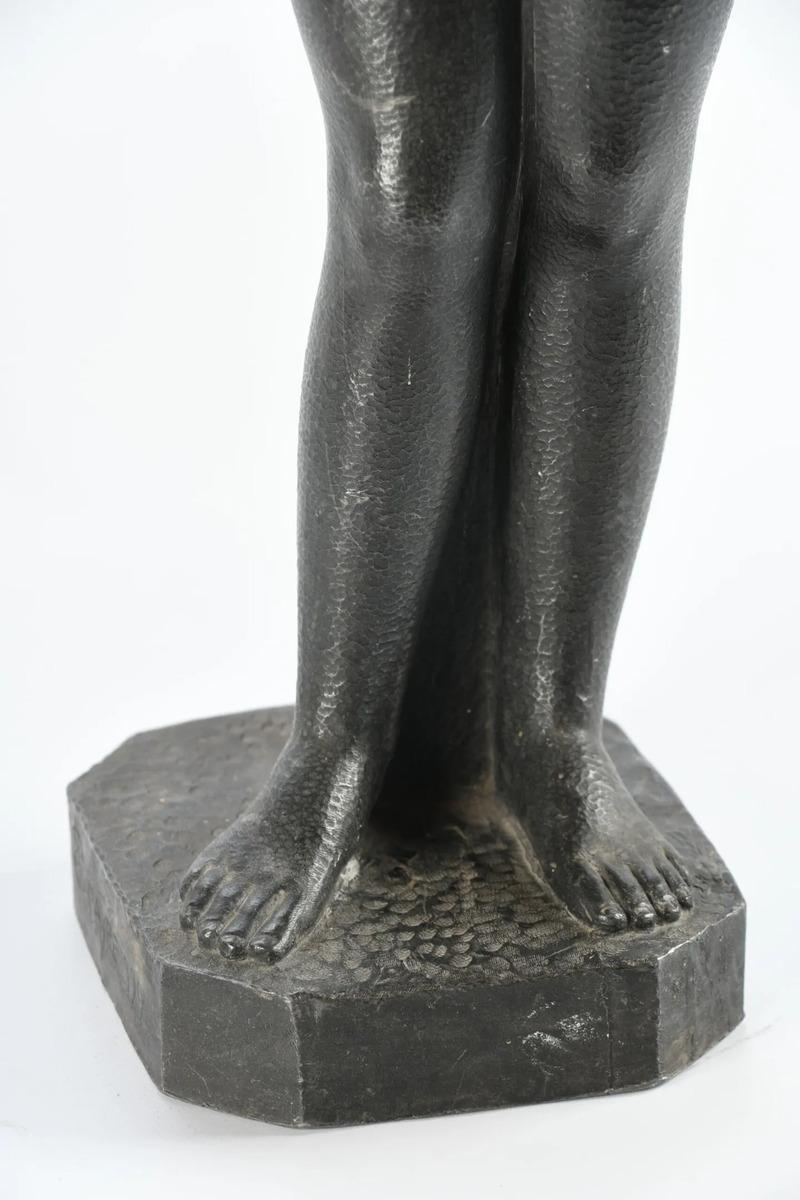 Jeune Femme Debout, les Bras sur la Tête - Bronce de Henri Parayre (1879-1970) en venta 3