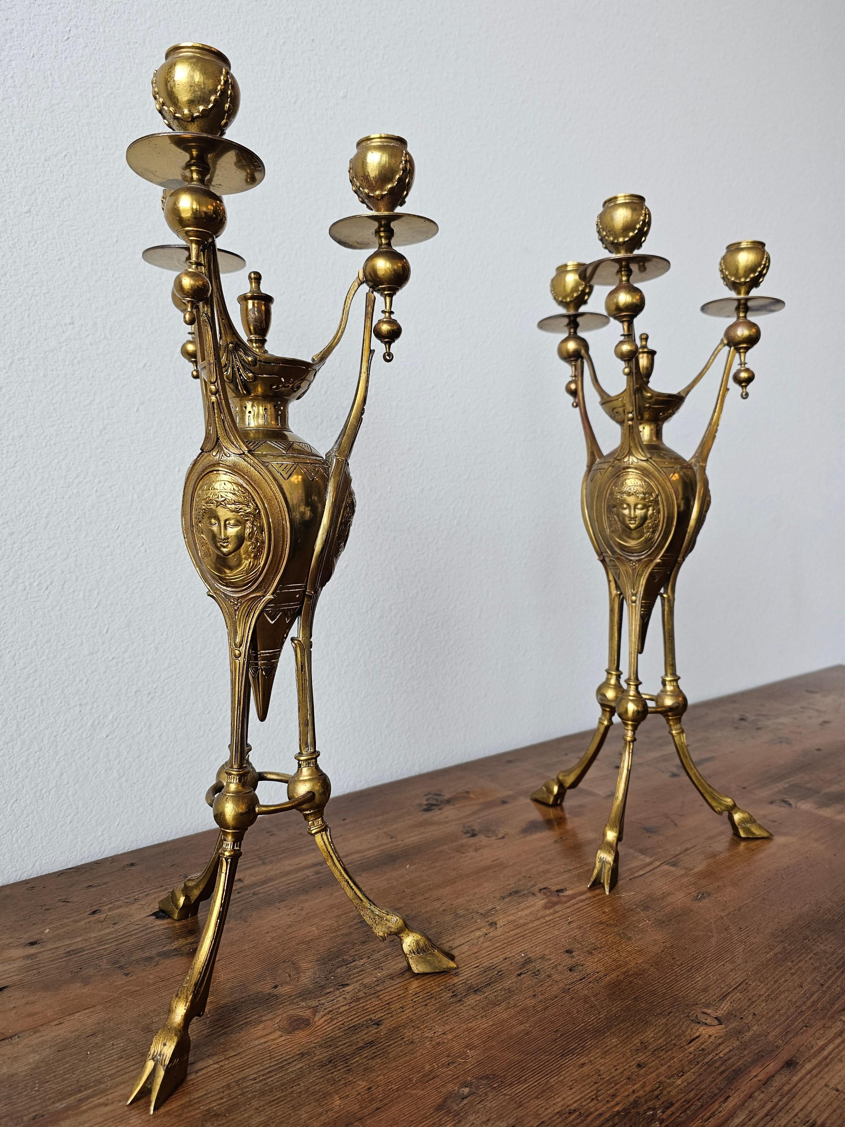 Coppia di candelabri in bronzo dorato del periodo Napoleone III firmati Henri Picard in vendita 8