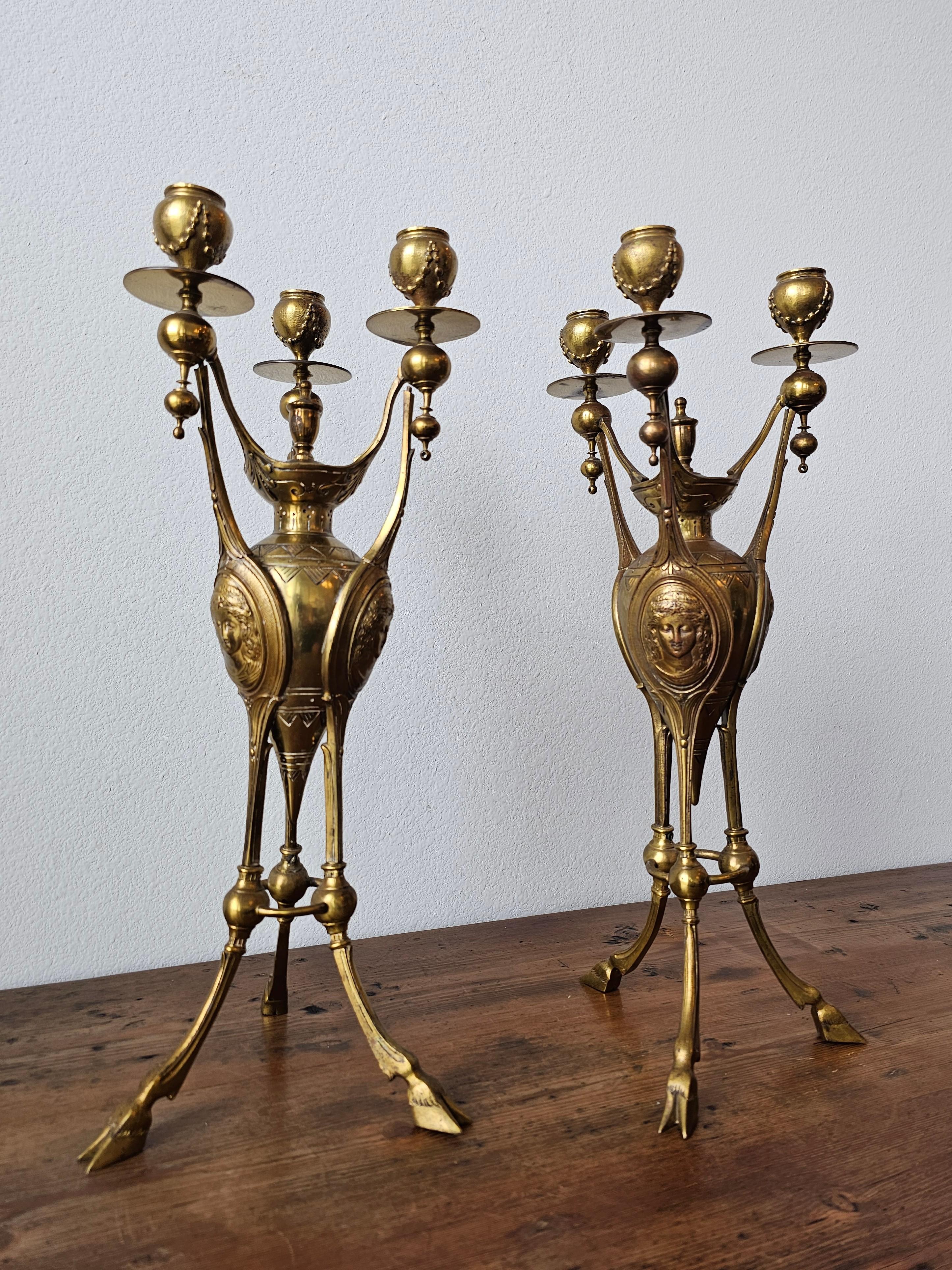 Coppia di candelabri in bronzo dorato del periodo Napoleone III firmati Henri Picard in vendita 10